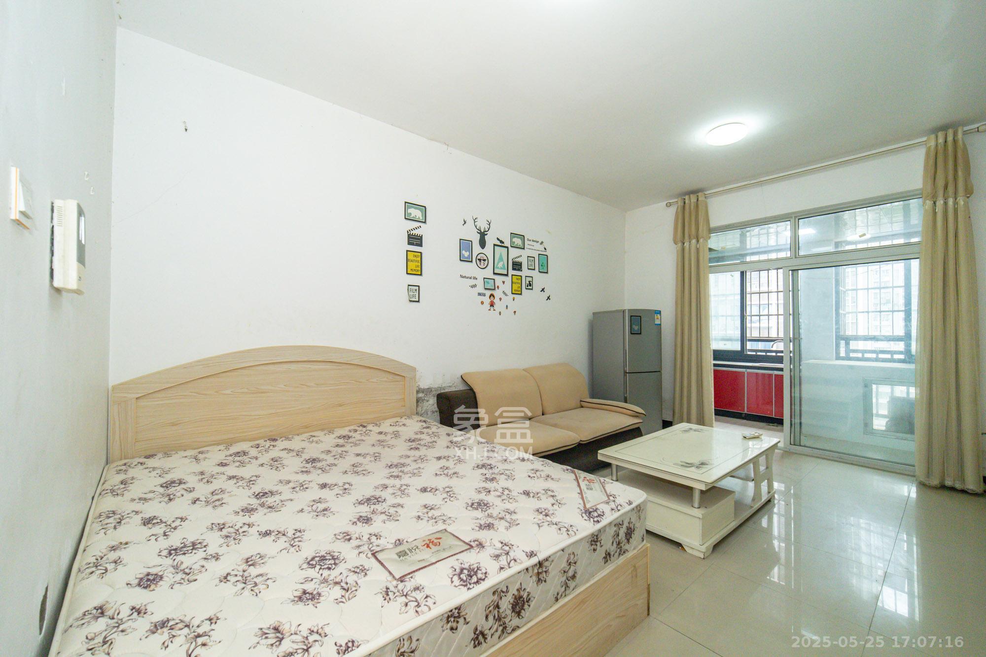 尚都花园城  1室1厅1卫    19.8万客厅