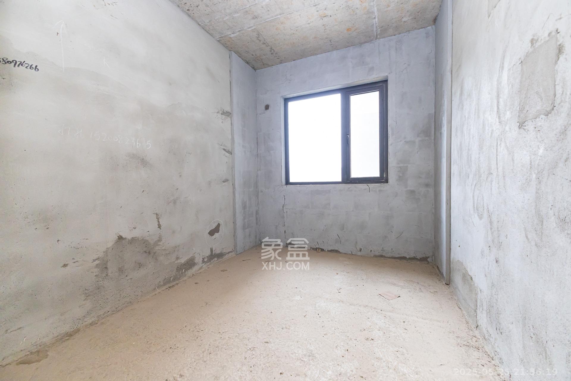 勤诚达境界城  4室2厅2卫    90.0万 勤诚达境界城  4室2厅2卫    90.0万卧室