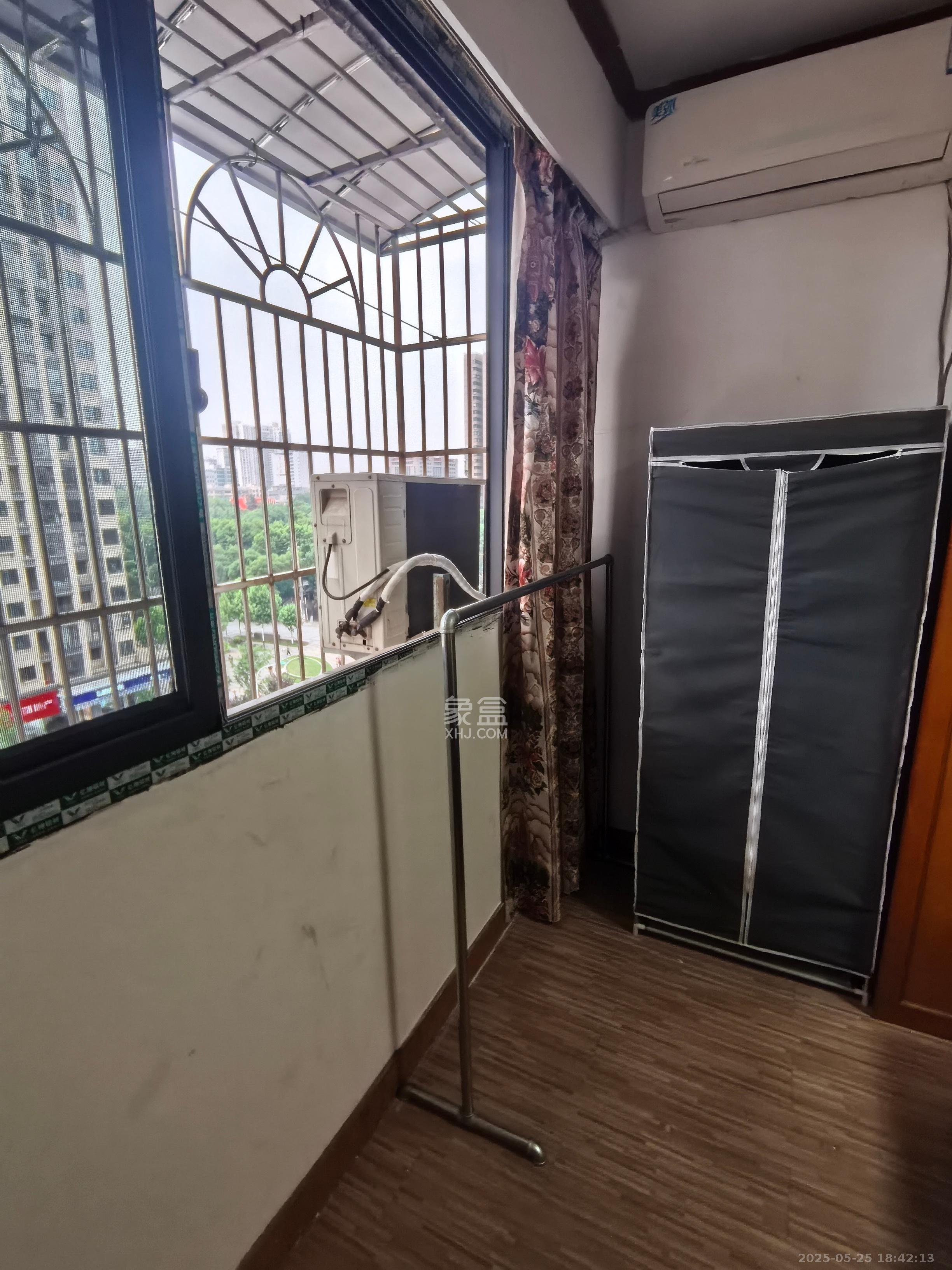 清水塘菜市场  2室1厅1卫    1800.0元/月 清水塘菜市场  2室1厅1卫    1800.0元/月室内图