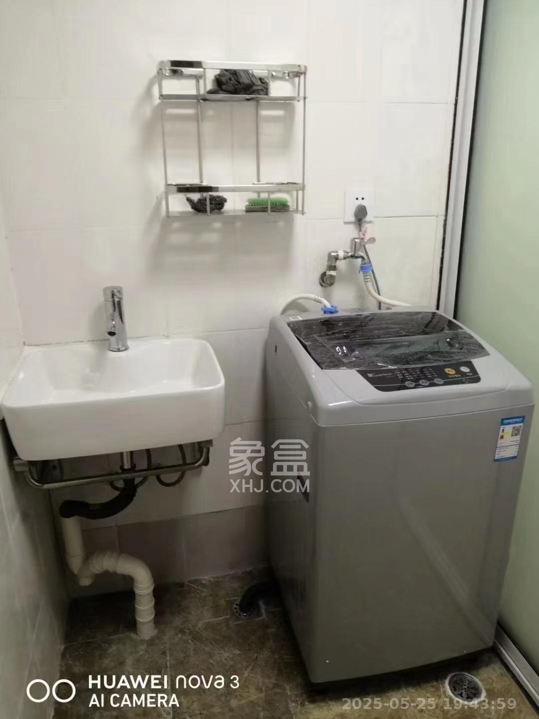 岳银小区（一二三五村）  3室2厅1卫   2500.00元/月室内图