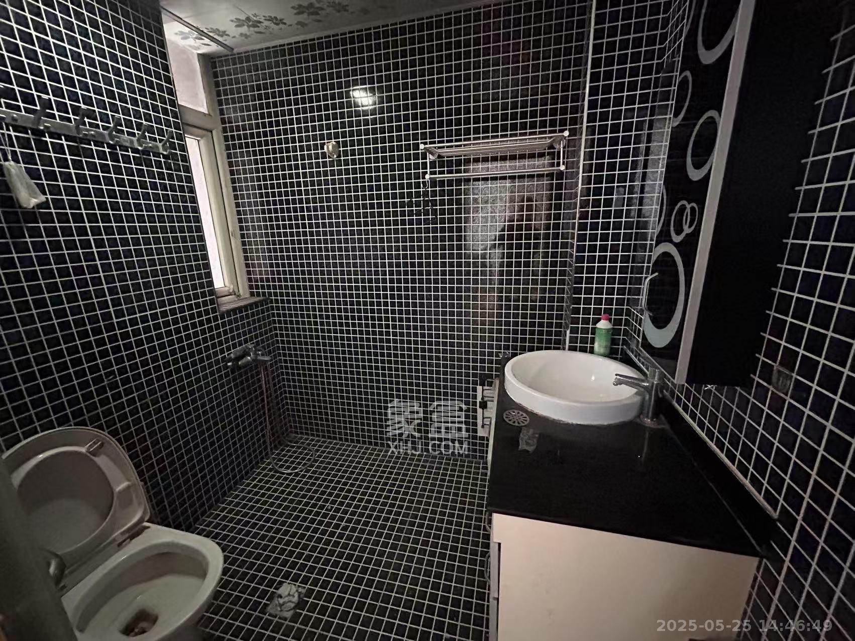 湘瑞家园 3室2厅2卫 1500.0元/月 湘瑞家园 3室2厅2卫 1500.0元/月室内图