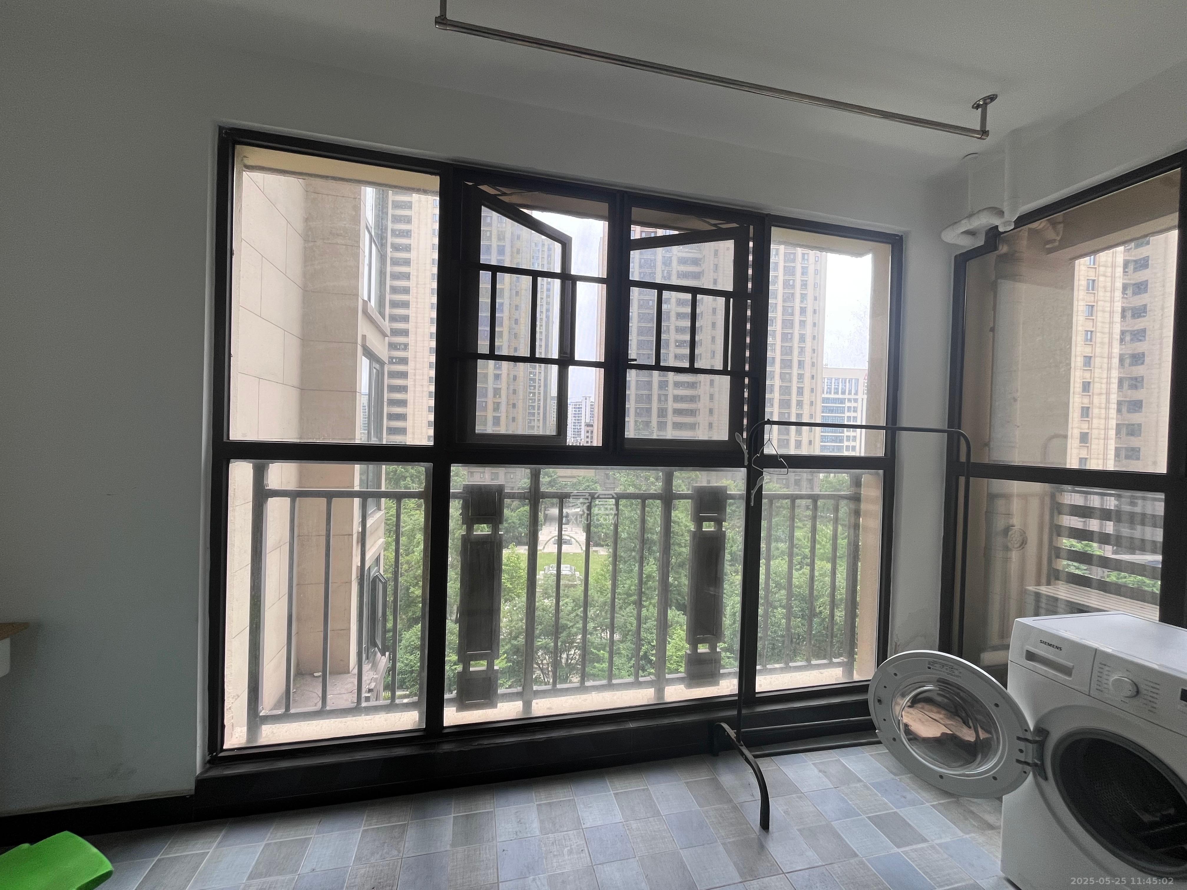 中交中央公园D1区  4室2厅2卫    3400.0元/月室内图