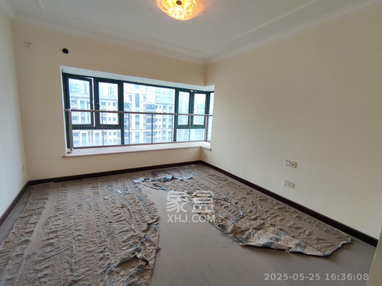 恒大翡翠华庭  4室2厅2卫   2500.00元/月室内图