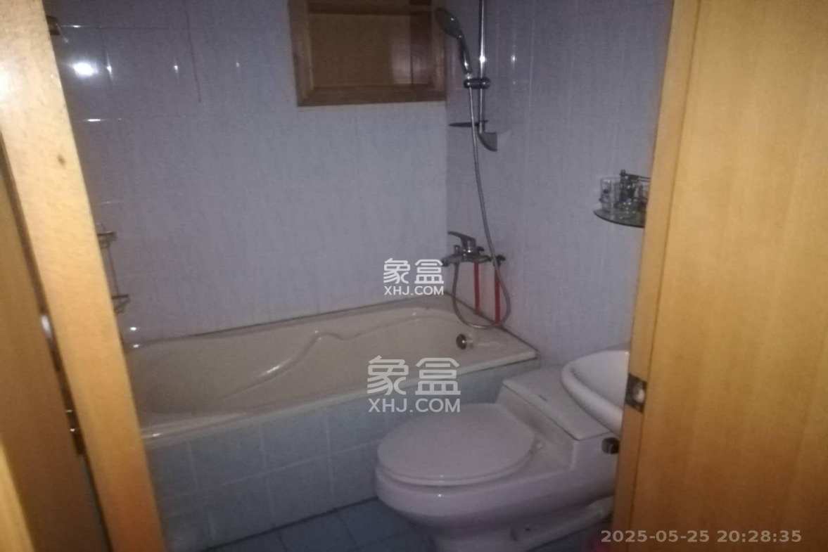 湘卫花苑 3室2厅1卫 2200.0元/月 湘卫花苑 3室2厅1卫 2200.0元/月室内图