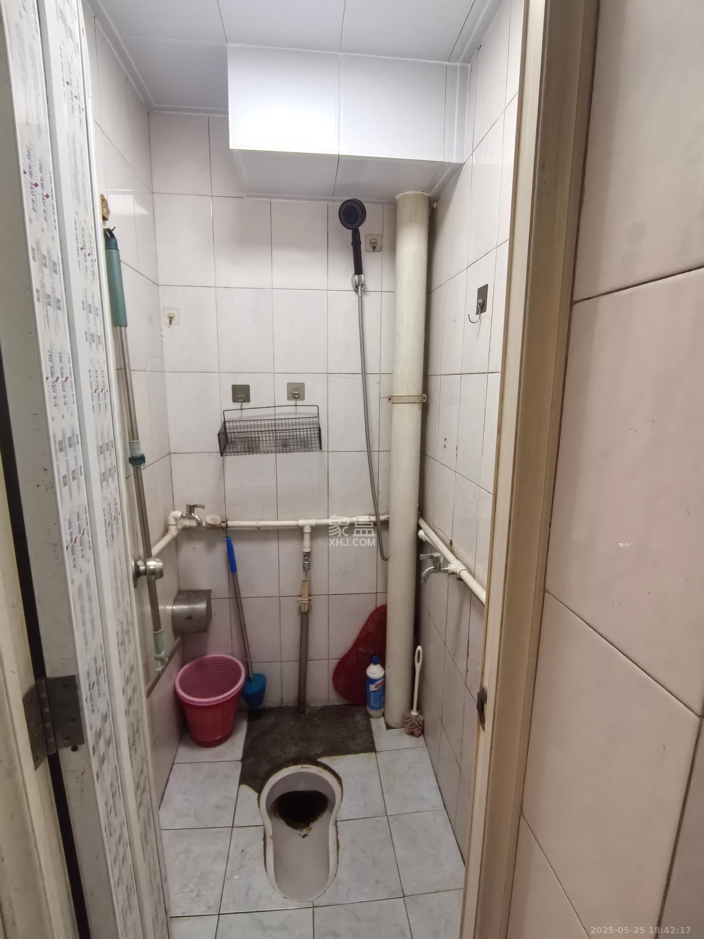 清水塘菜市场  2室1厅1卫    1800.0元/月 清水塘菜市场  2室1厅1卫    1800.0元/月室内图