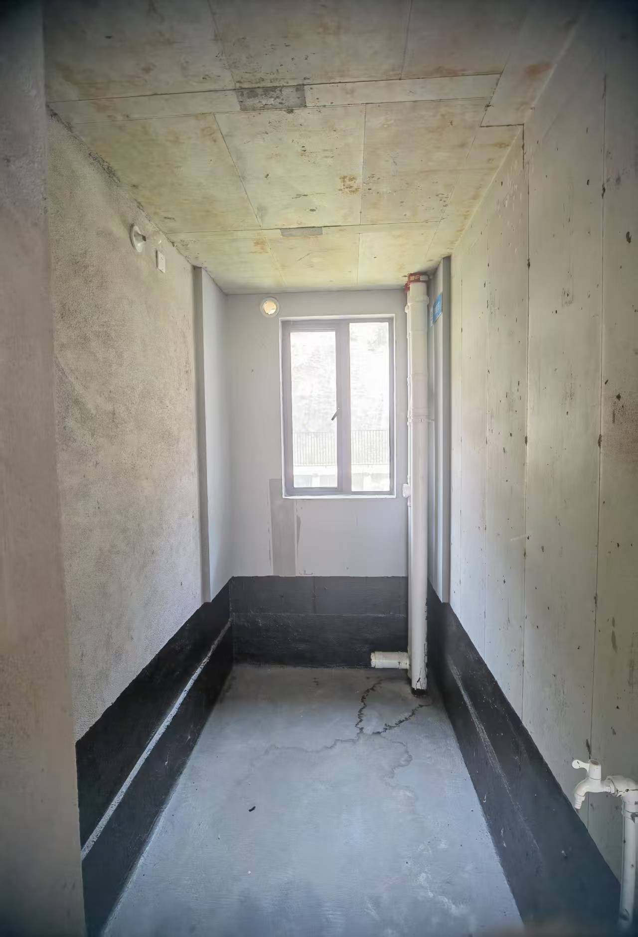 中建凤栖台  4室2厅2卫   57.80万卫生间