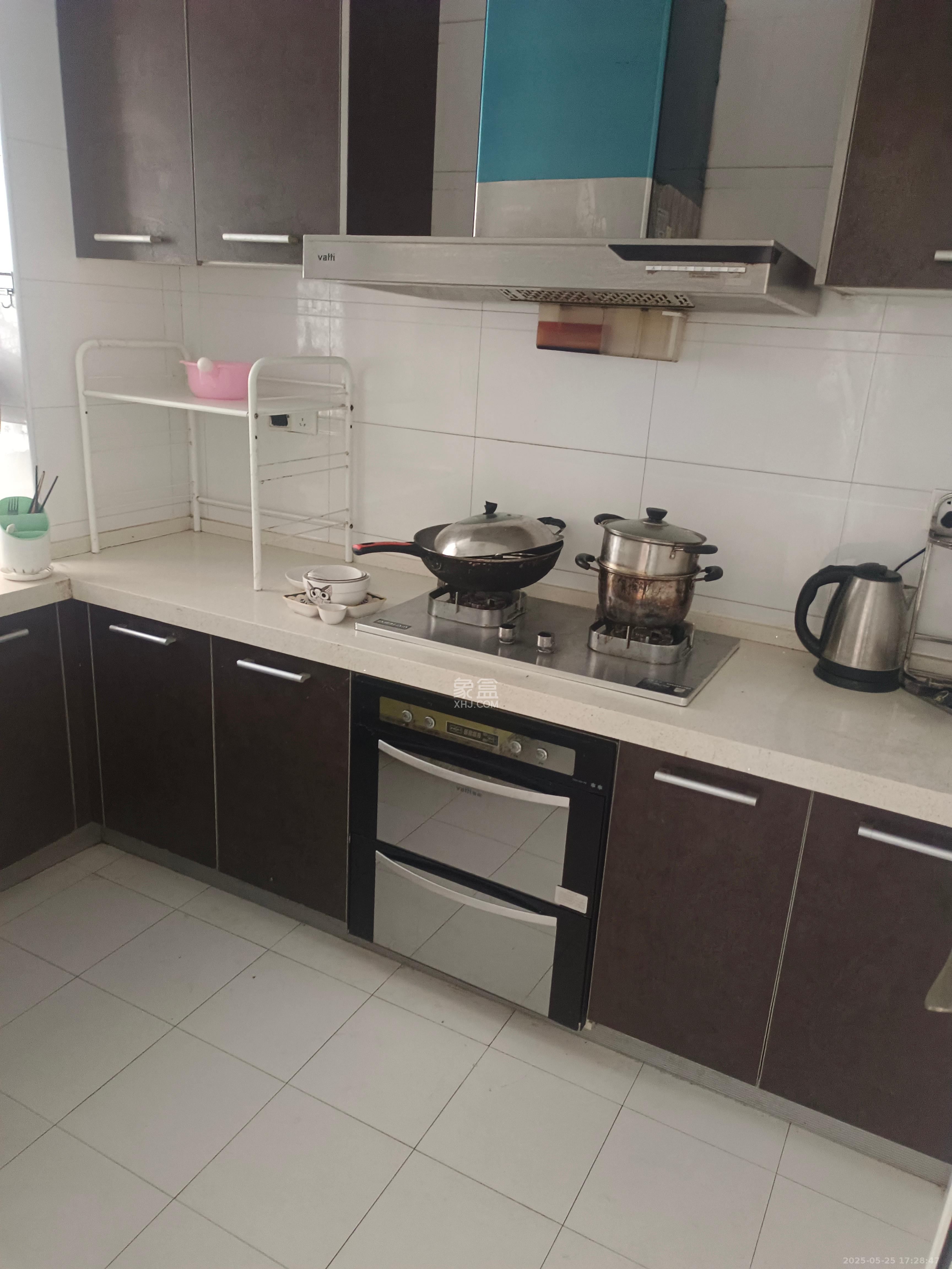 东门尚苑 3室2厅2卫 1800.0元/月 东门尚苑 3室2厅2卫 1800.0元/月室内图