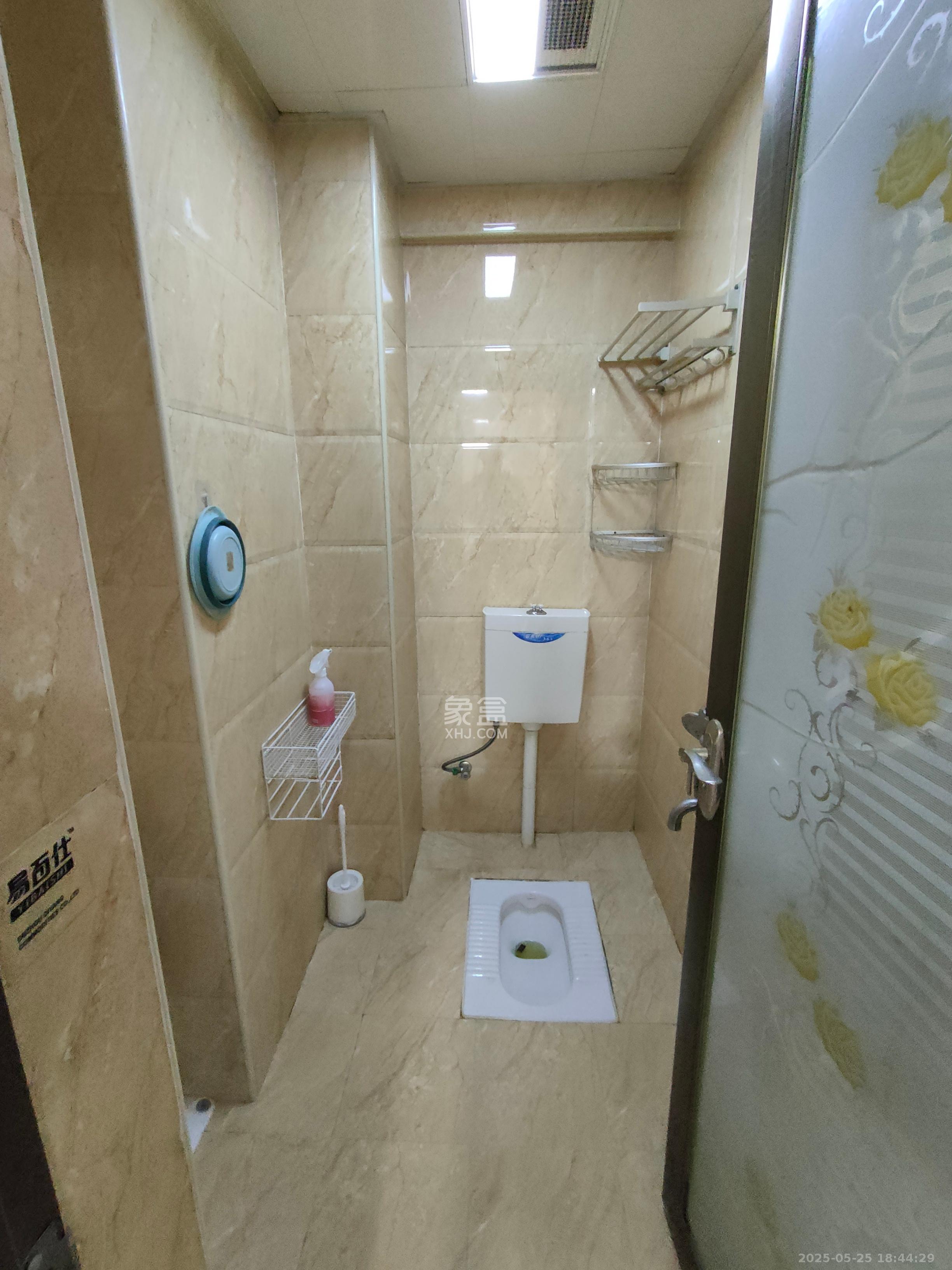 爵士湘  1室1厅1卫   1100.00元/月室内图