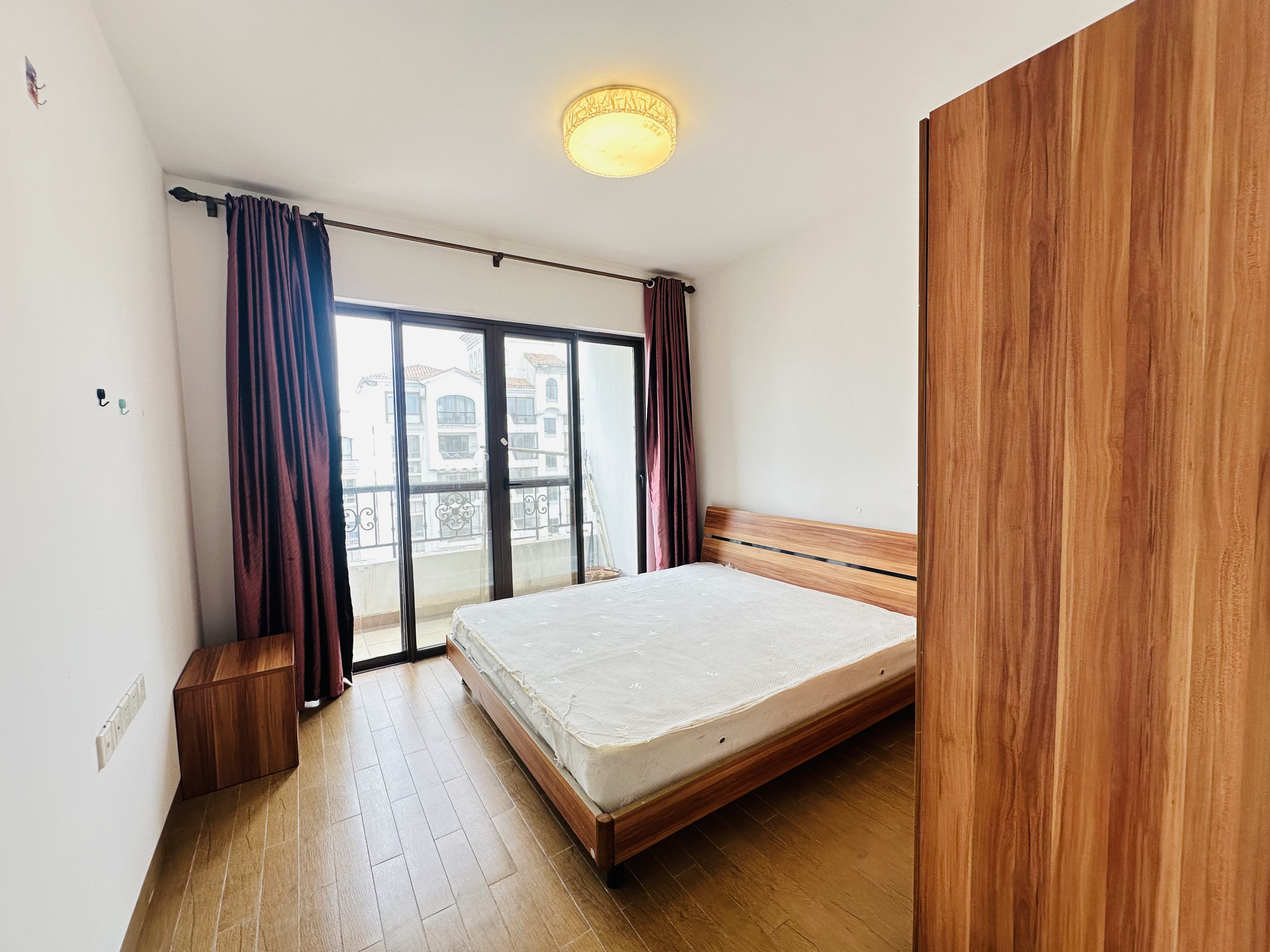 荣域  2室2厅1卫    2700.0元/月 荣域  2室2厅1卫    2700.0元/月室内图