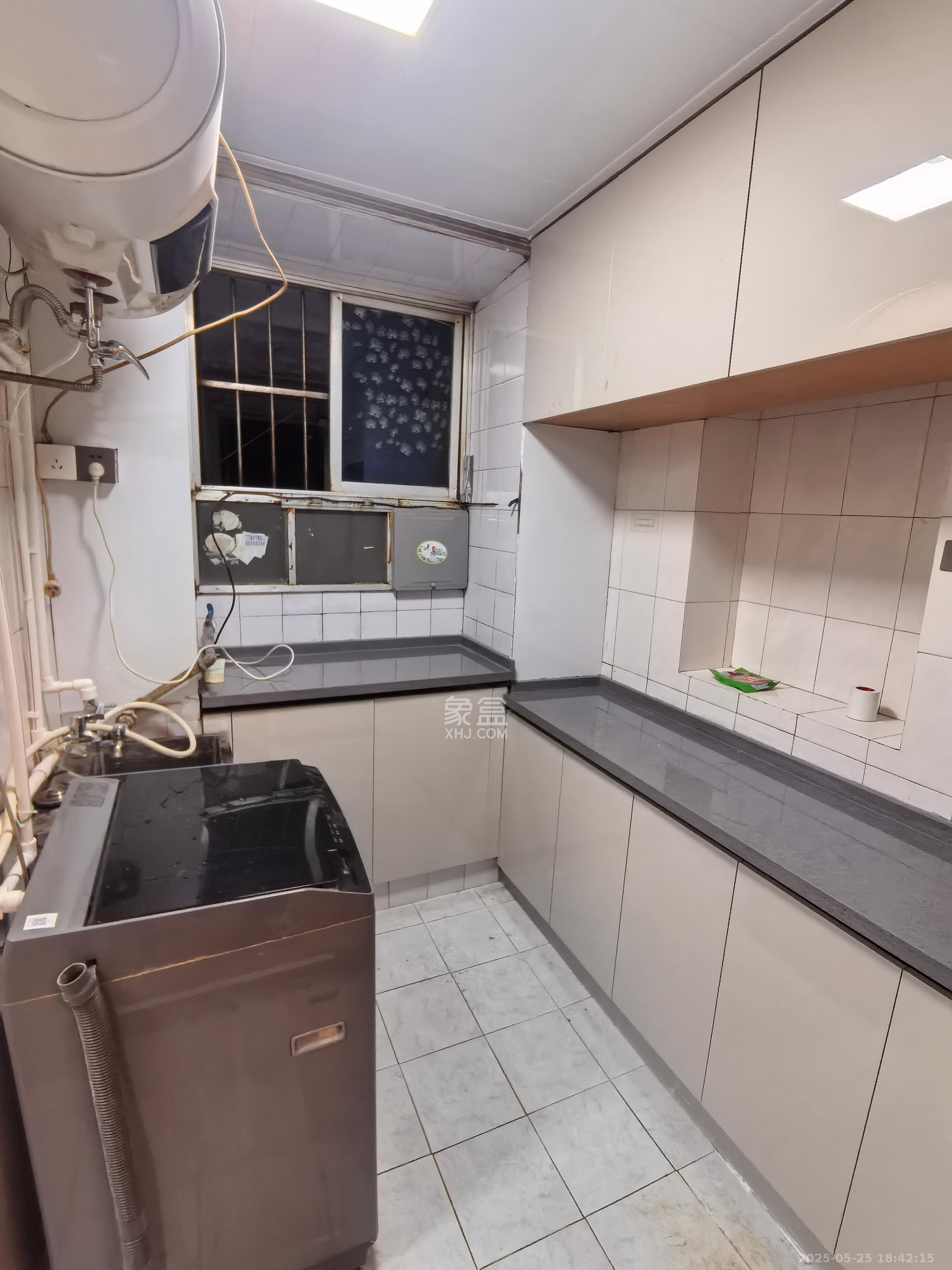 清水塘菜市场  2室1厅1卫    1800.0元/月 清水塘菜市场  2室1厅1卫    1800.0元/月室内图