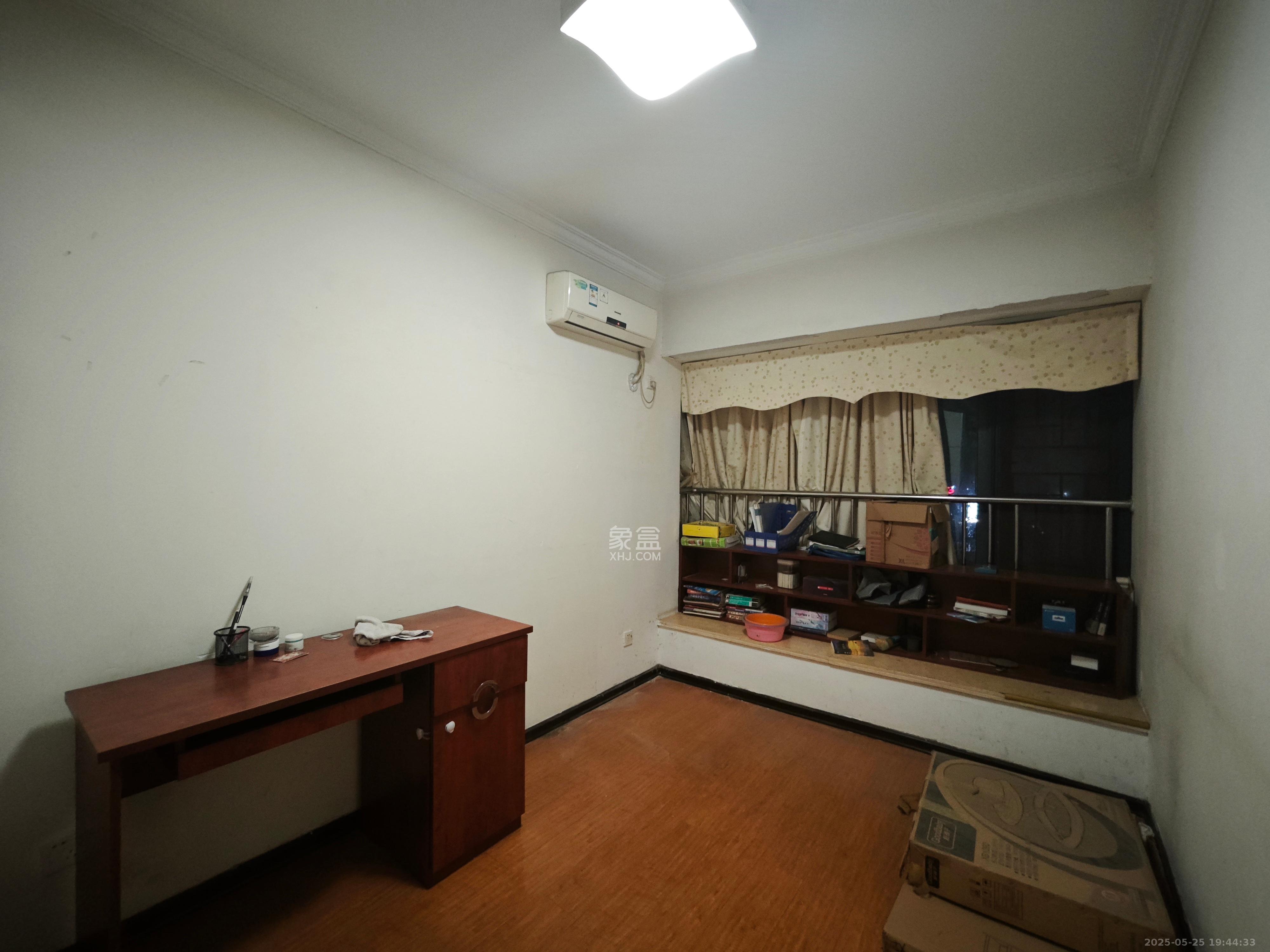 珠江花城二期扶水岸  3室2厅2卫   2500.00元/月室内图