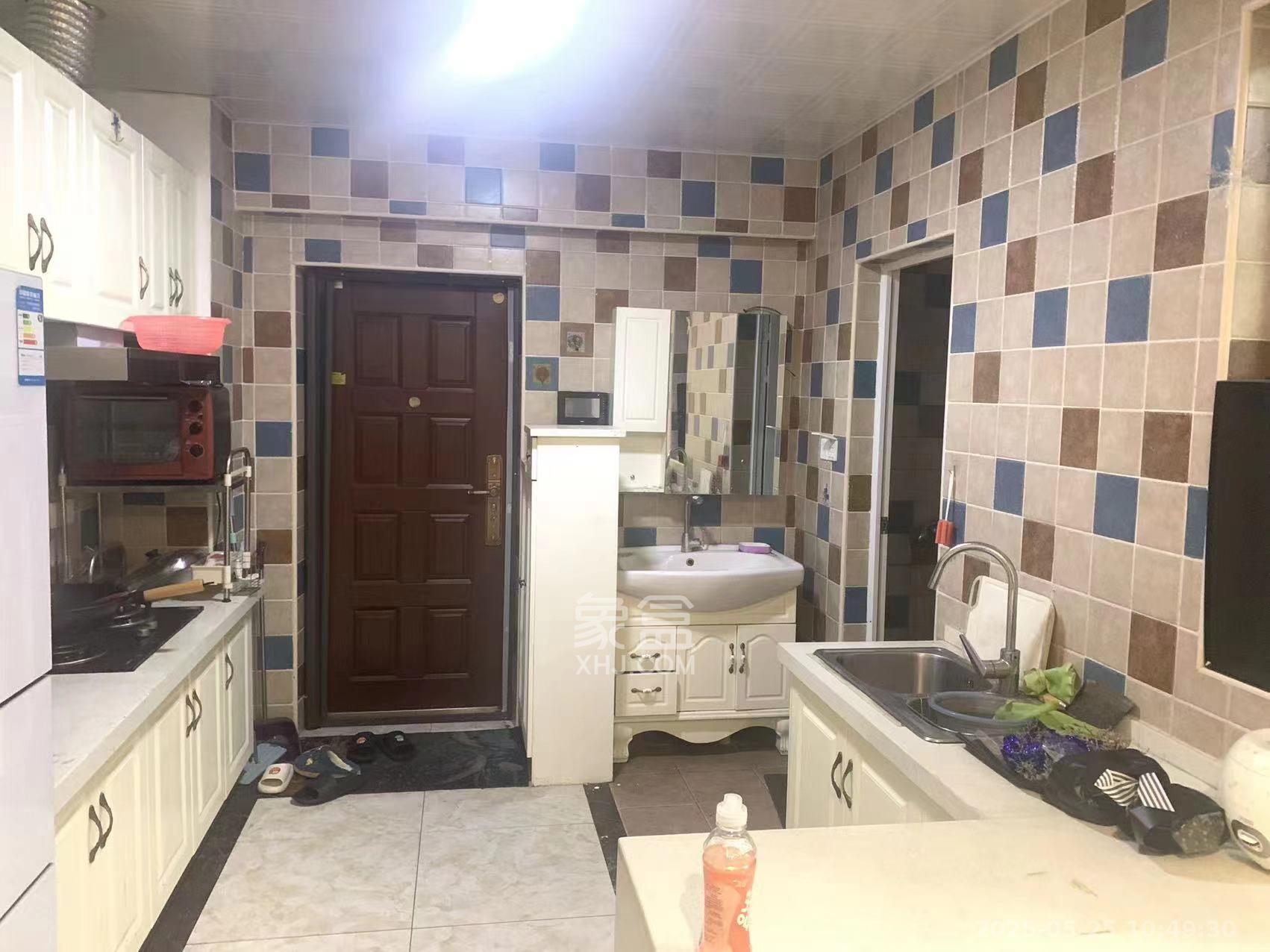 绿地公馆(绿地名邸)  1室1厅1卫    1400.0元/月 绿地公馆(绿地名邸)  1室1厅1卫    1400.0元/月室内图