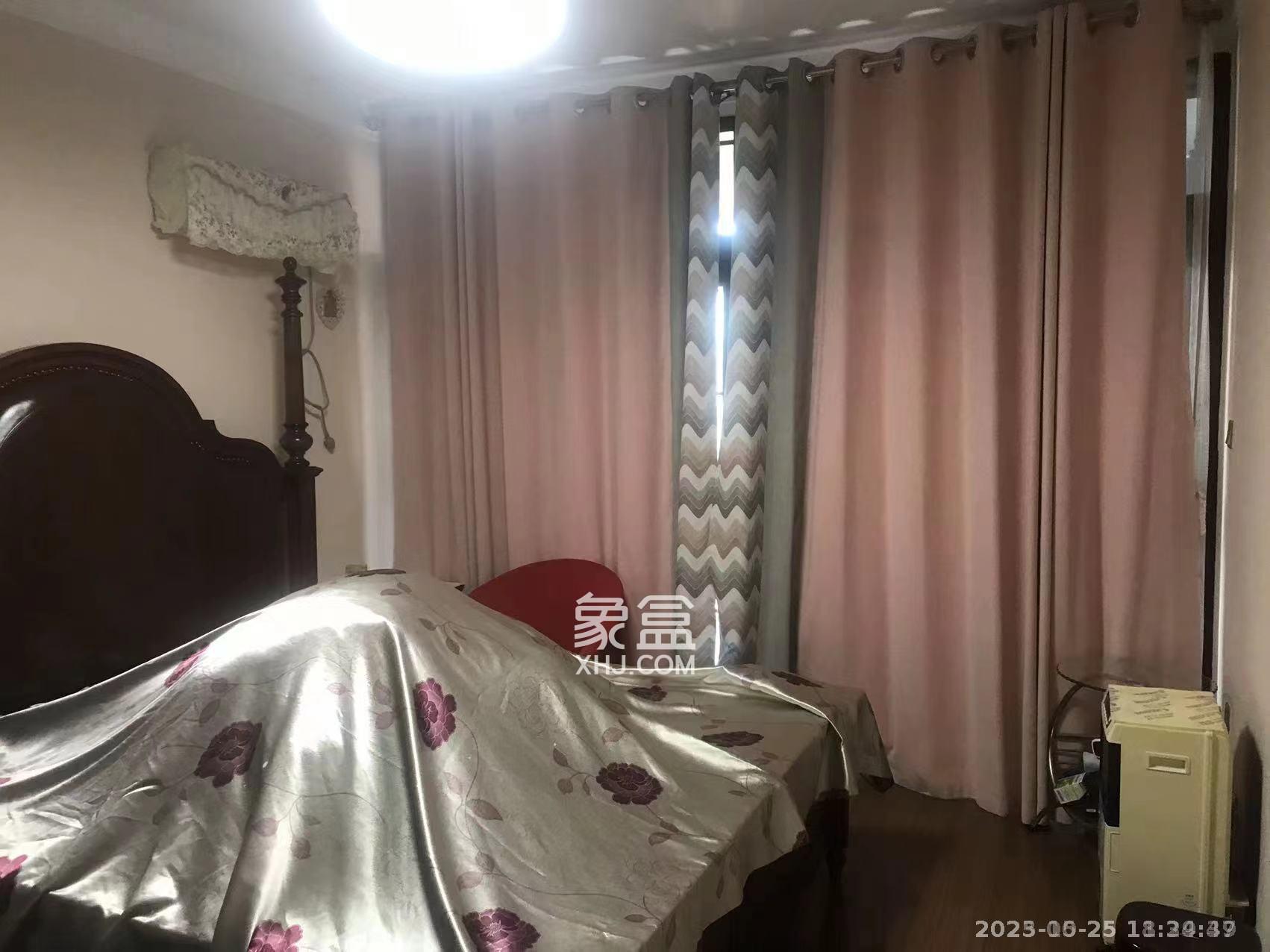 新景家园  4室2厅2卫    68.0万室内图