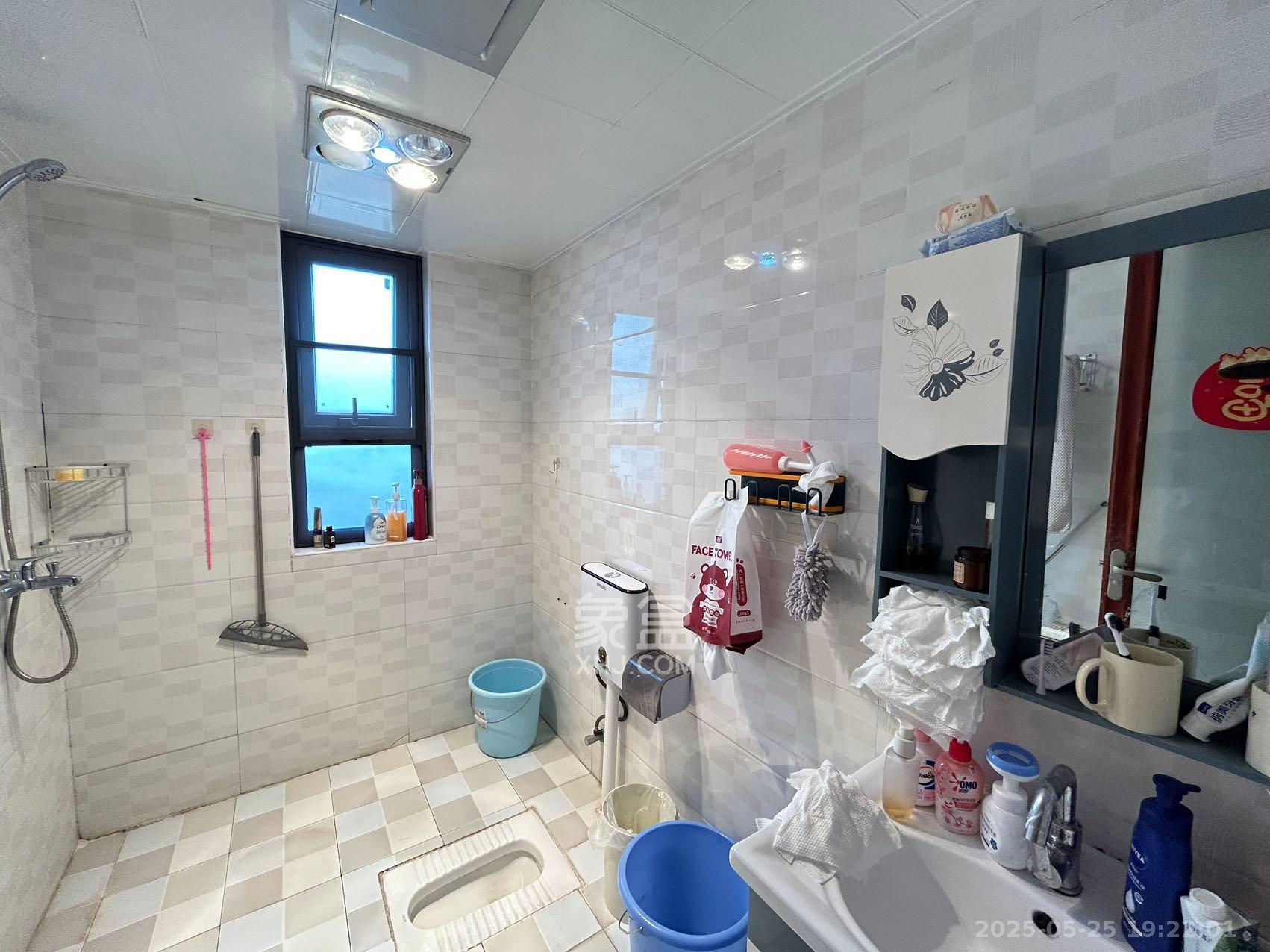 怡海星城 3室2厅2卫 2600.0元/月 怡海星城 3室2厅2卫 2600.0元/月室内图