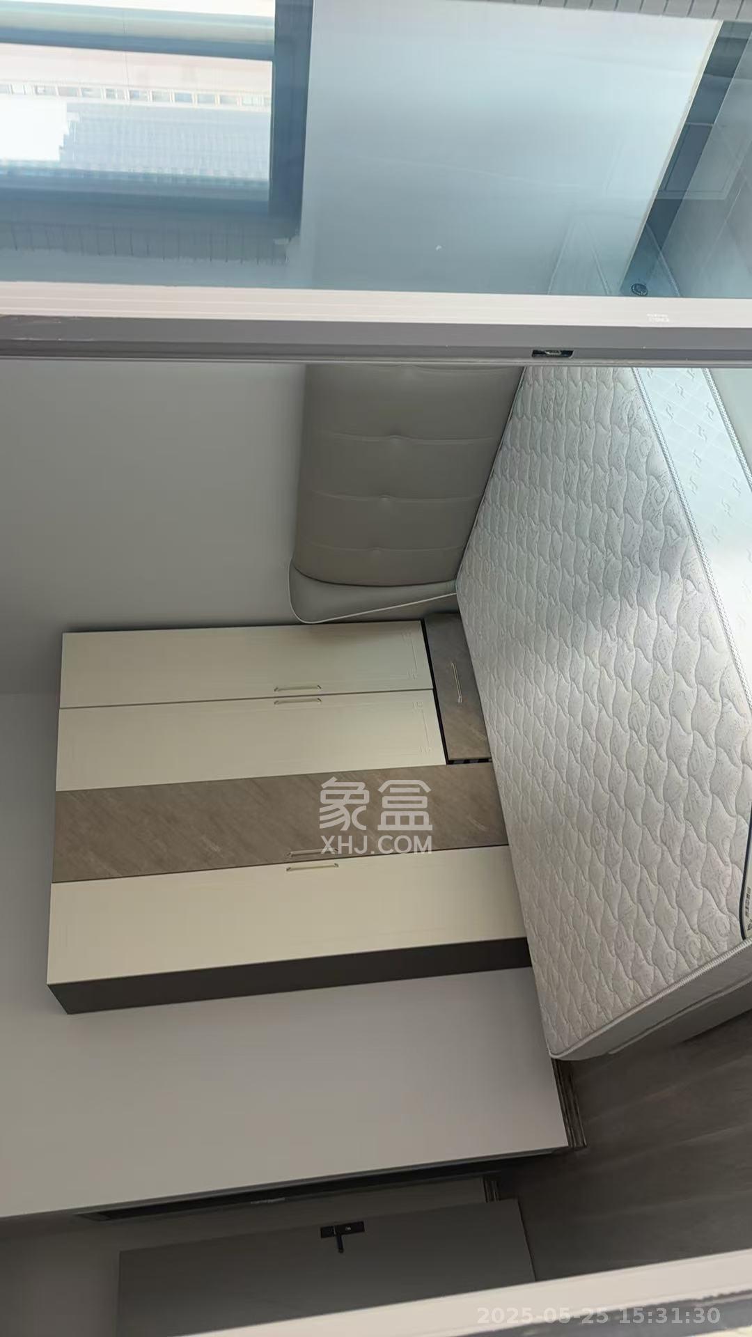 八方小区B区  3室2厅2卫   4300.00元/月室内图