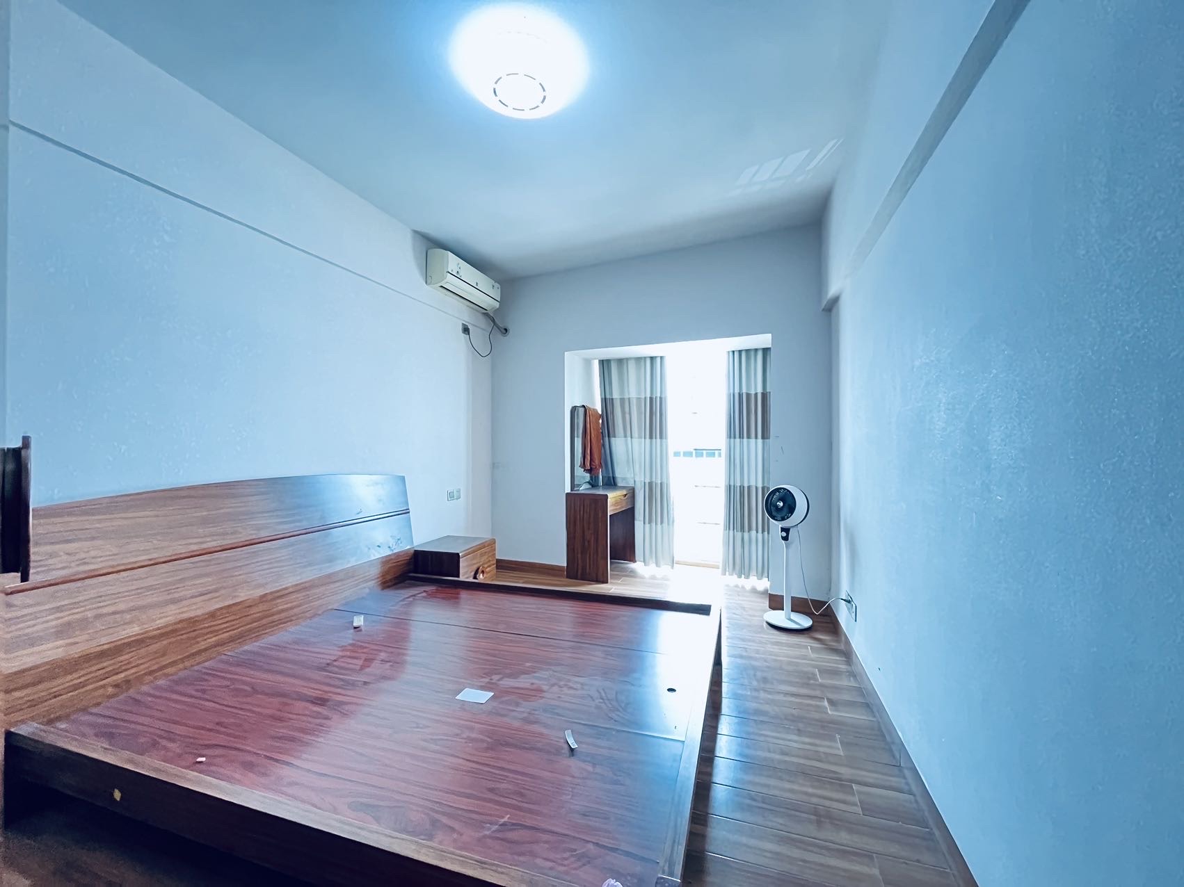 申鑫国际广场 4室2厅2卫 105.0万 申鑫国际广场 4室2厅2卫 105.0万客厅