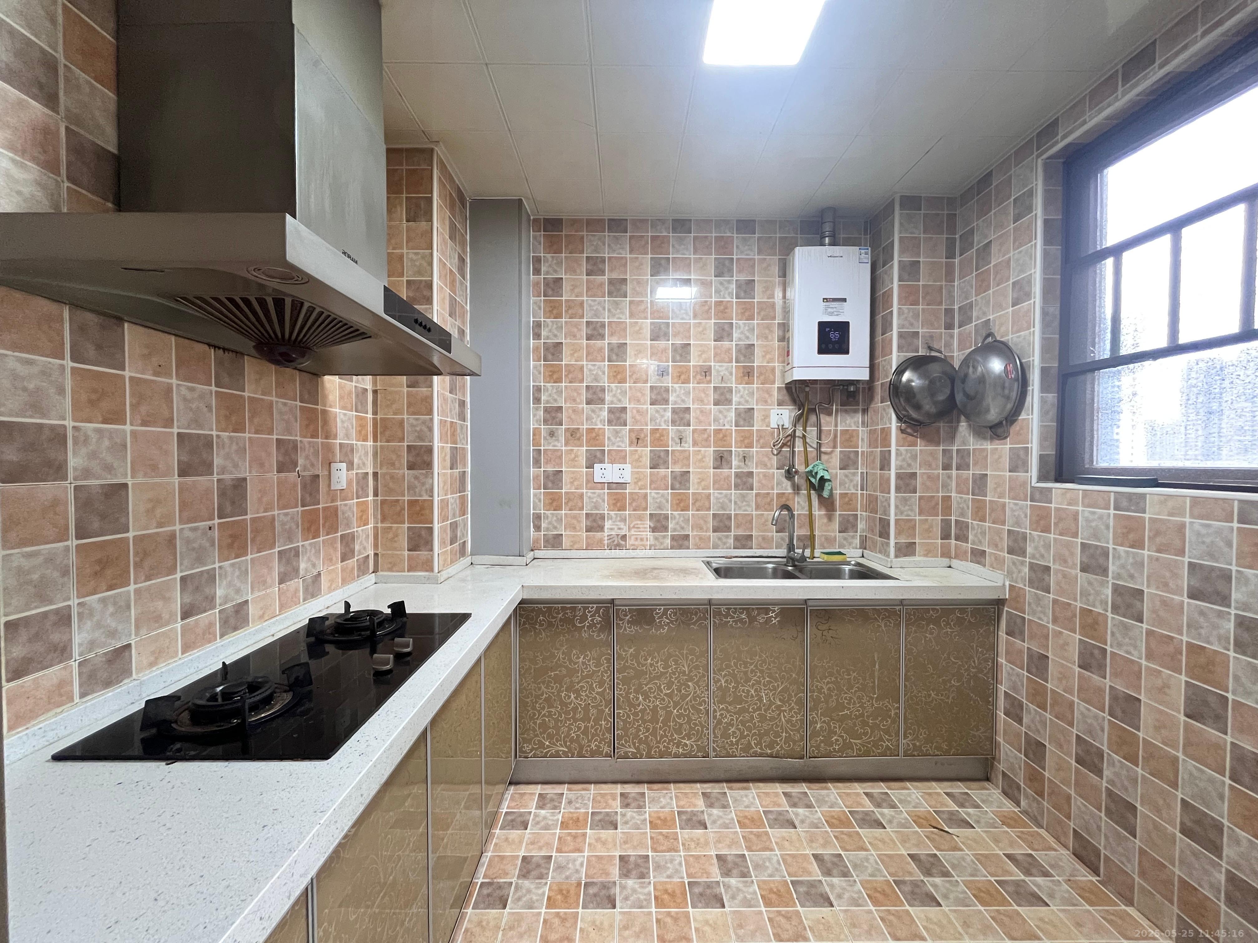 中交中央公园D1区 4室2厅2卫 3400.0元/月 中交中央公园D1区 4室2厅2卫 3400.0元/月室内图