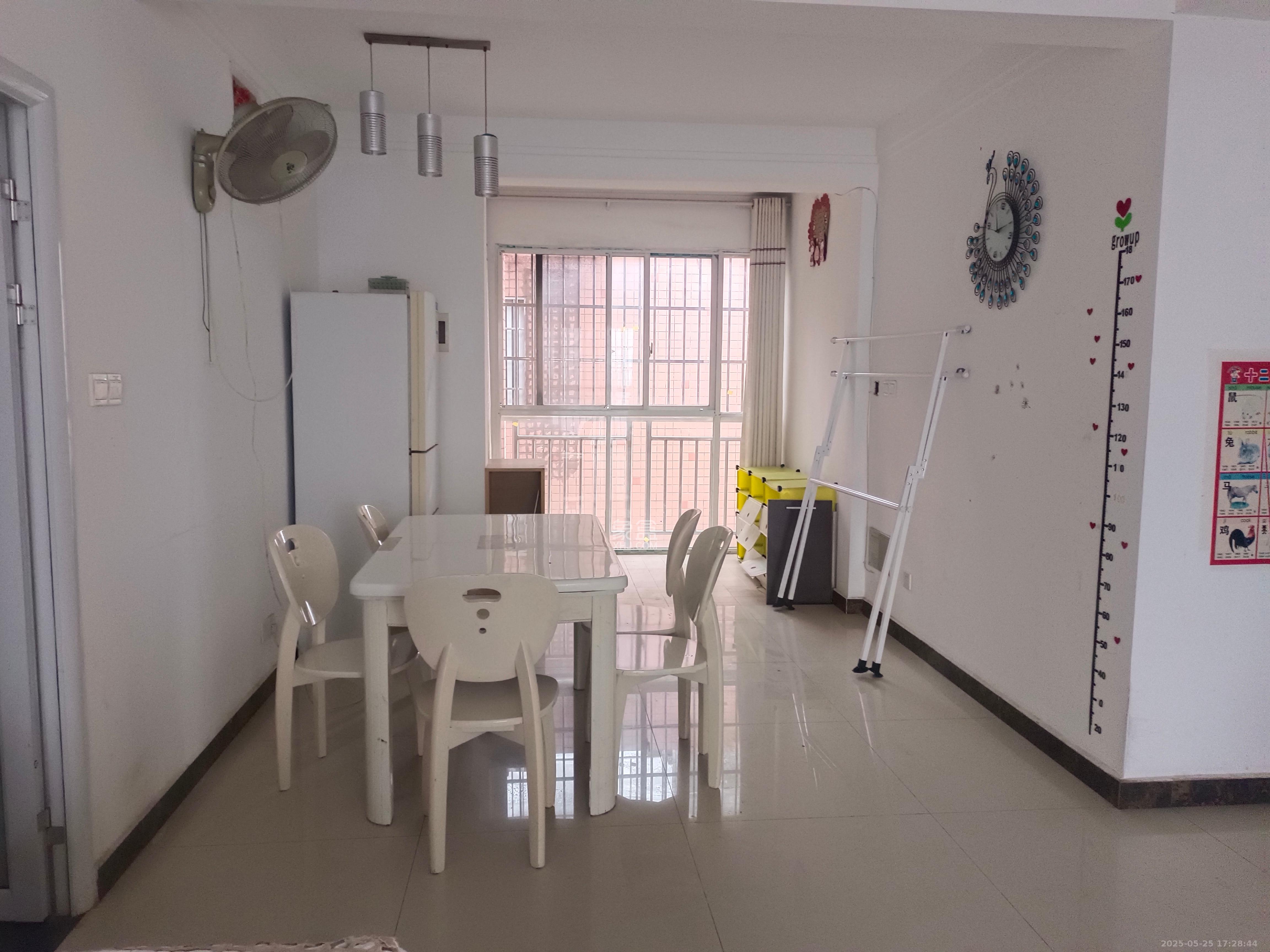 东门尚苑 3室2厅2卫 1800.0元/月 东门尚苑 3室2厅2卫 1800.0元/月室内图