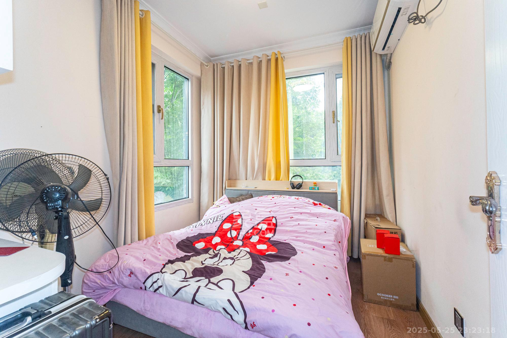 星湖湾二期洋房  3室2厅2卫    118.0万 星湖湾二期洋房  3室2厅2卫    118.0万卧室