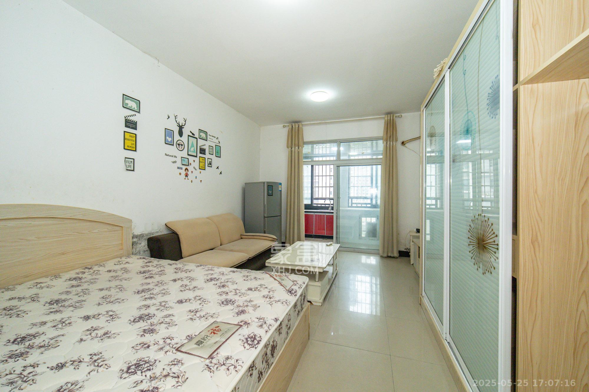 尚都花园城  1室1厅1卫    19.8万客厅