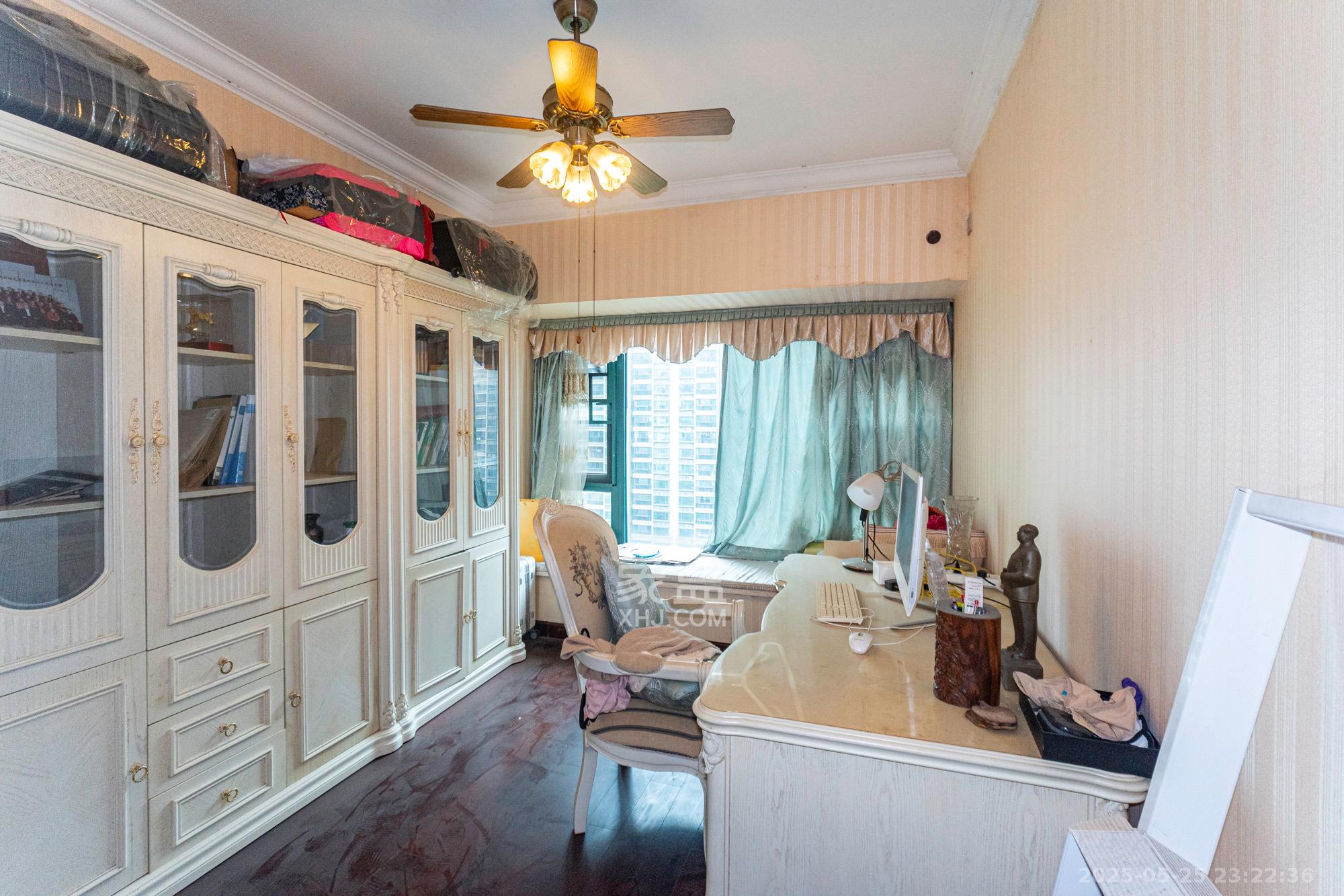 恒大雅苑  3室2厅2卫    120.0万卧室