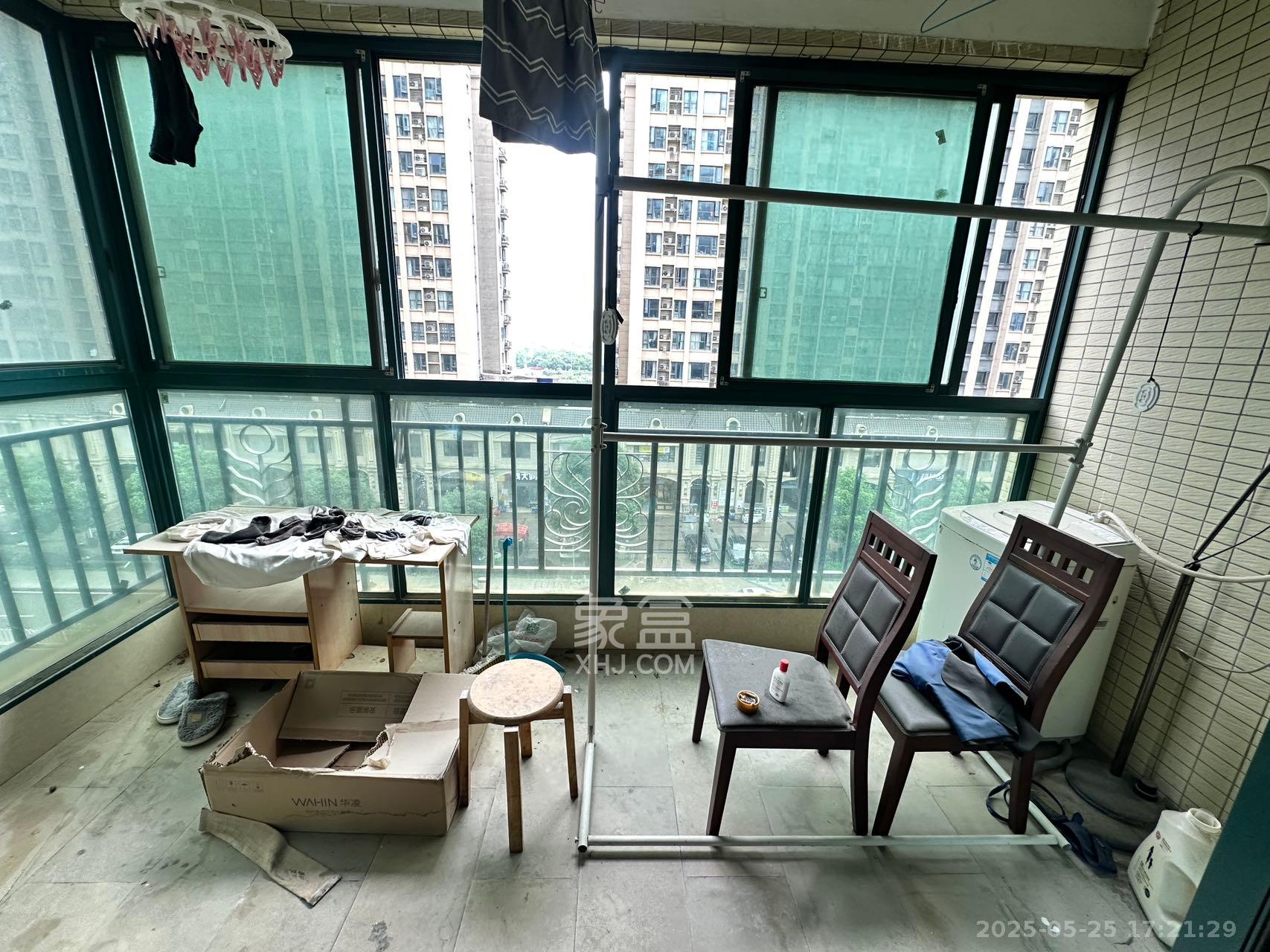 恒大绿洲 3室2厅2卫 2500.0元/月 恒大绿洲 3室2厅2卫 2500.0元/月室内图