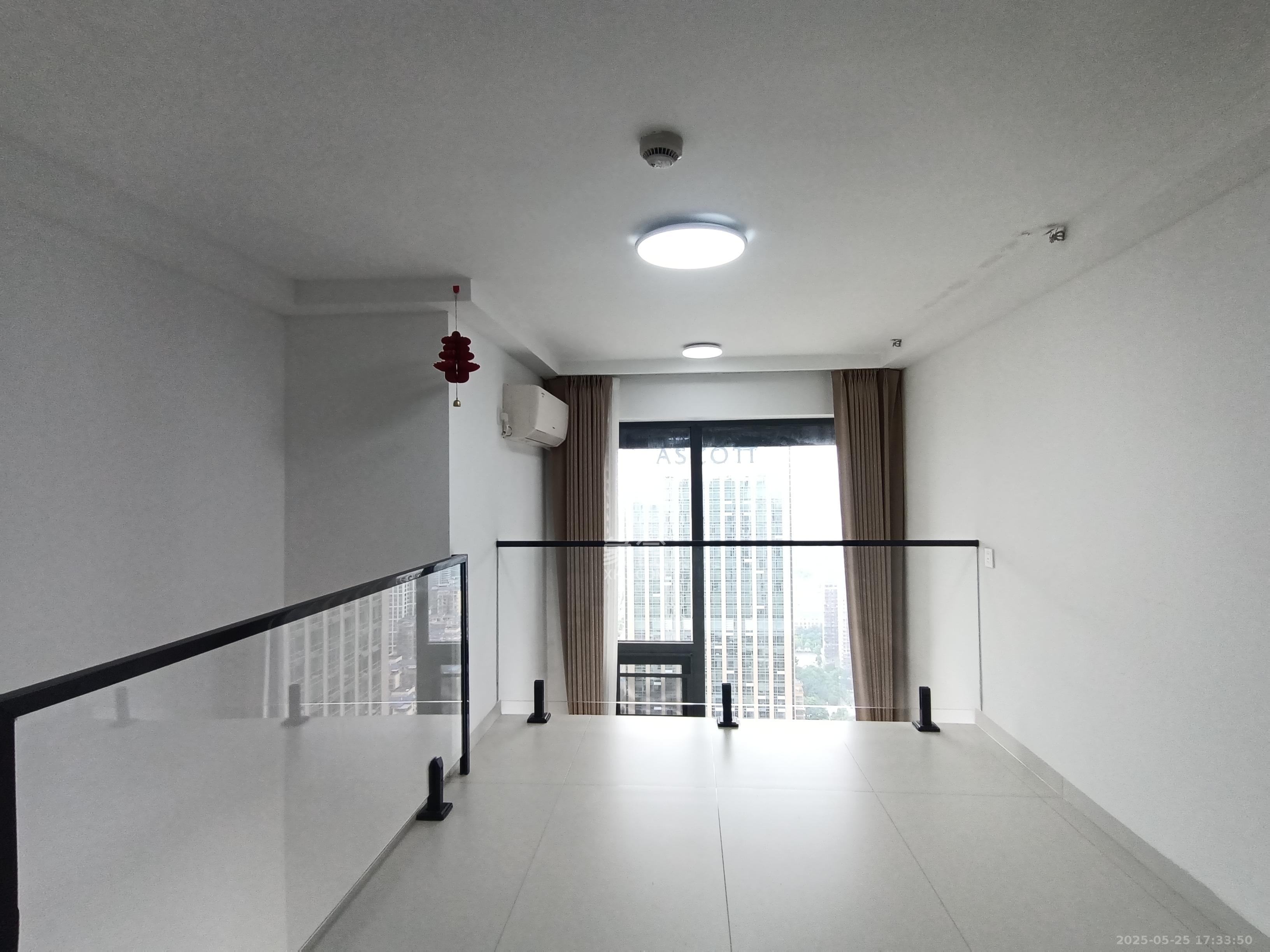 卓越中寰  2室1厅1卫    2400.0元/月 卓越中寰  2室1厅1卫    2400.0元/月室内图