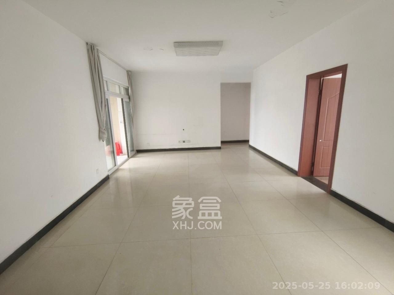 泊爱蓝湾  3室2厅2卫   2800.00元/月