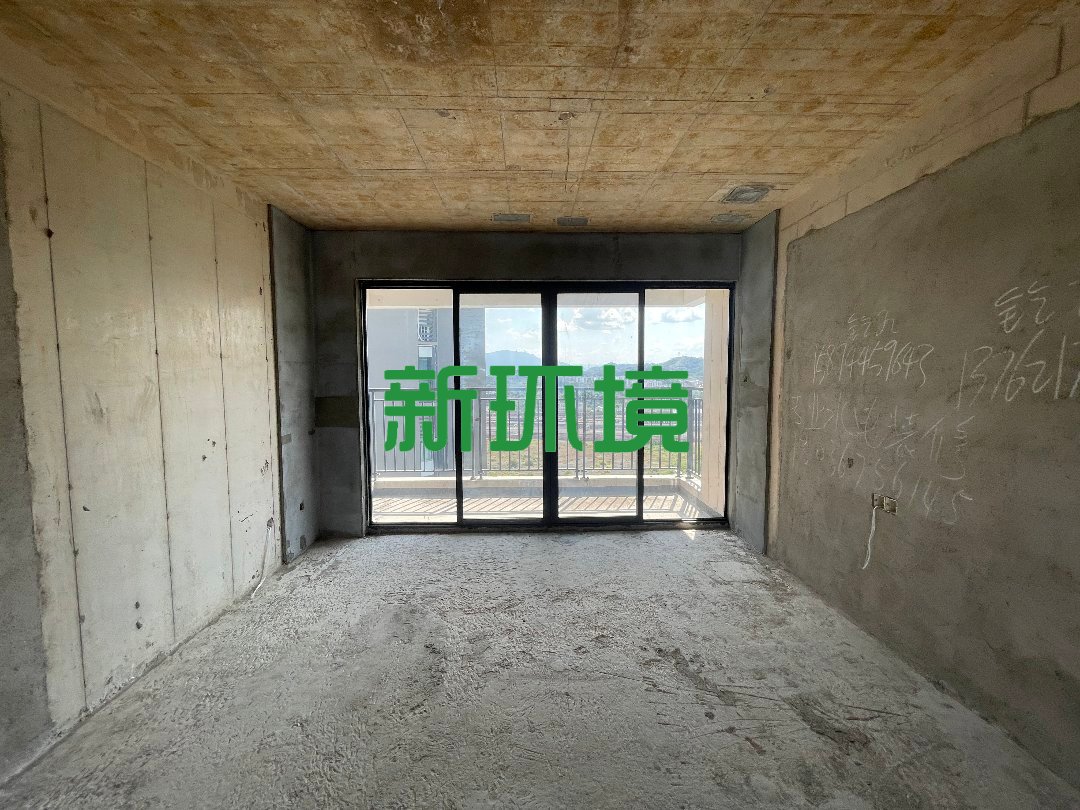 宁邦广场  4室2厅2卫   70.00万客厅