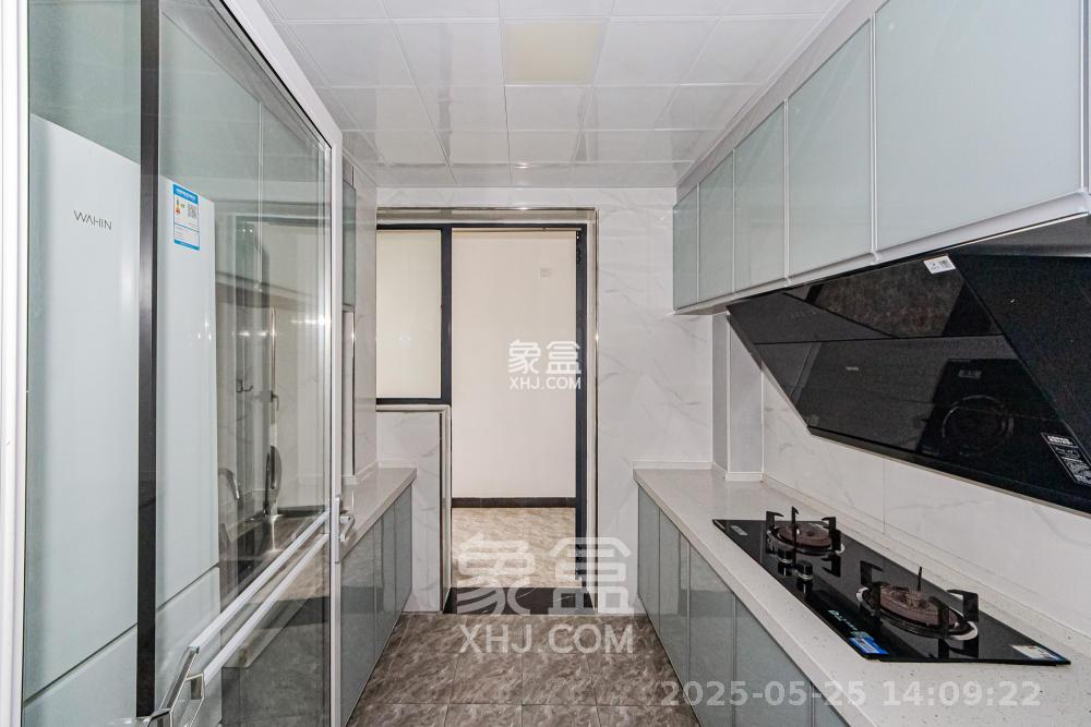 北辰三角洲E3区  2室2厅1卫   3300.00元/月
