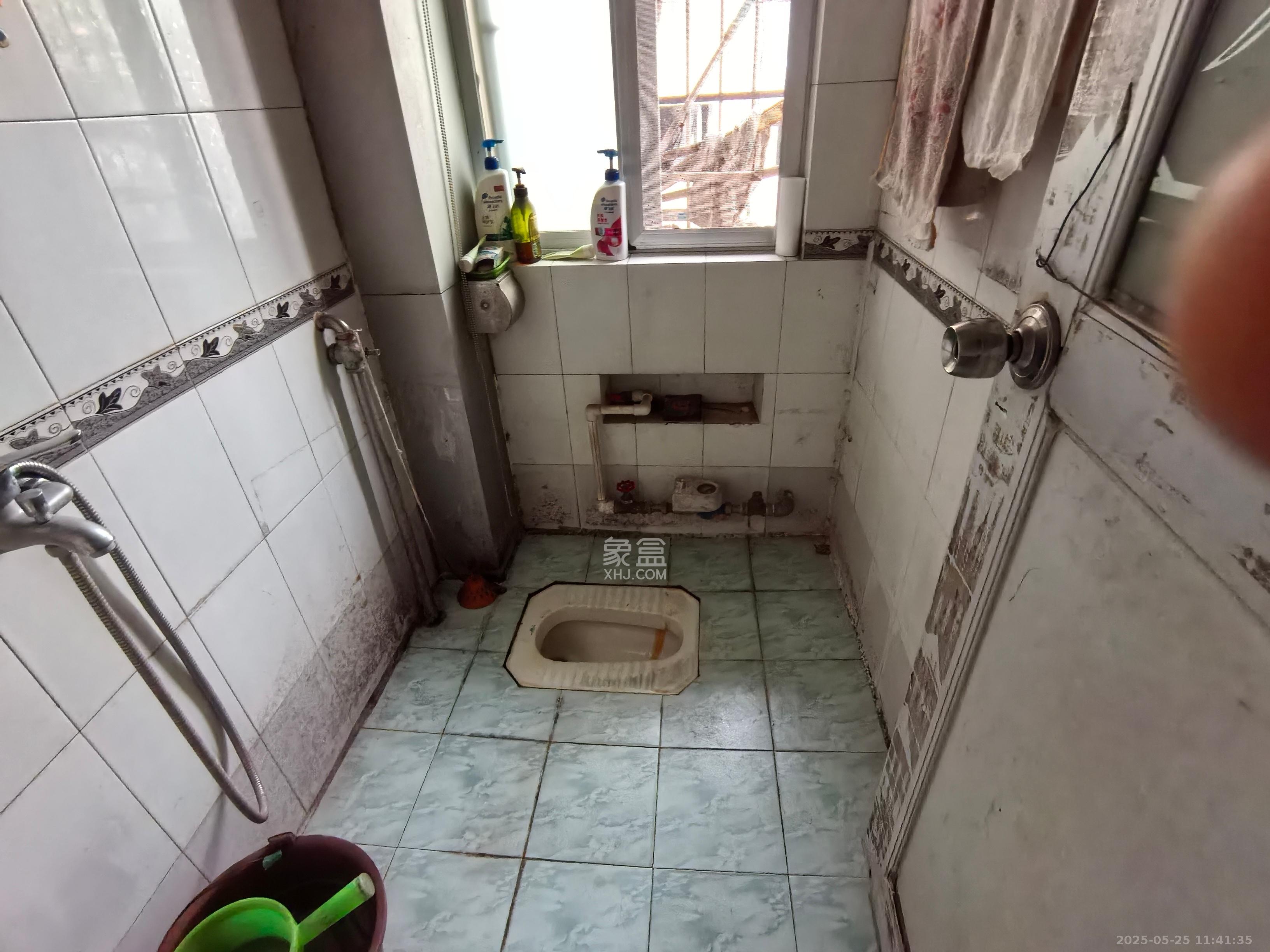 中建五局信和苑二区 2室2厅1卫 1600.0元/月 中建五局信和苑二区 2室2厅1卫 1600.0元/月室内图