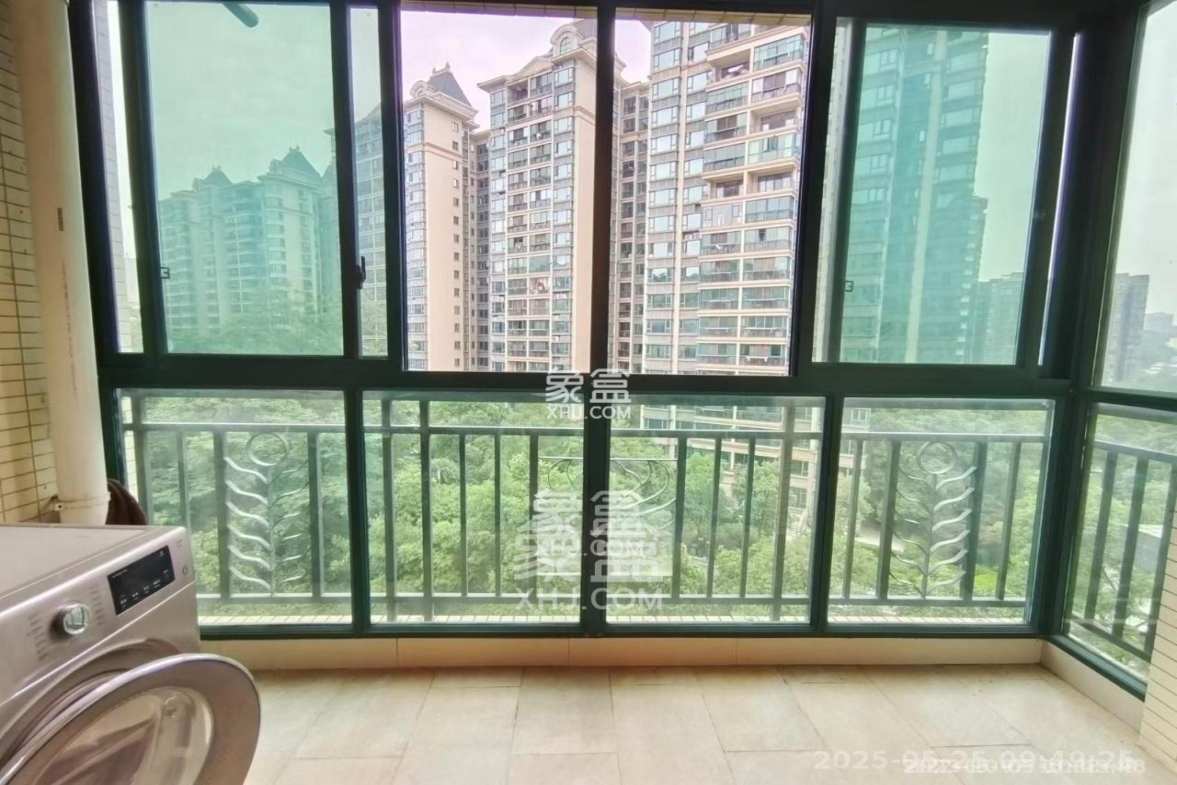 恒大城 4室2厅2卫 3200.0元/月 恒大城 4室2厅2卫 3200.0元/月室内图