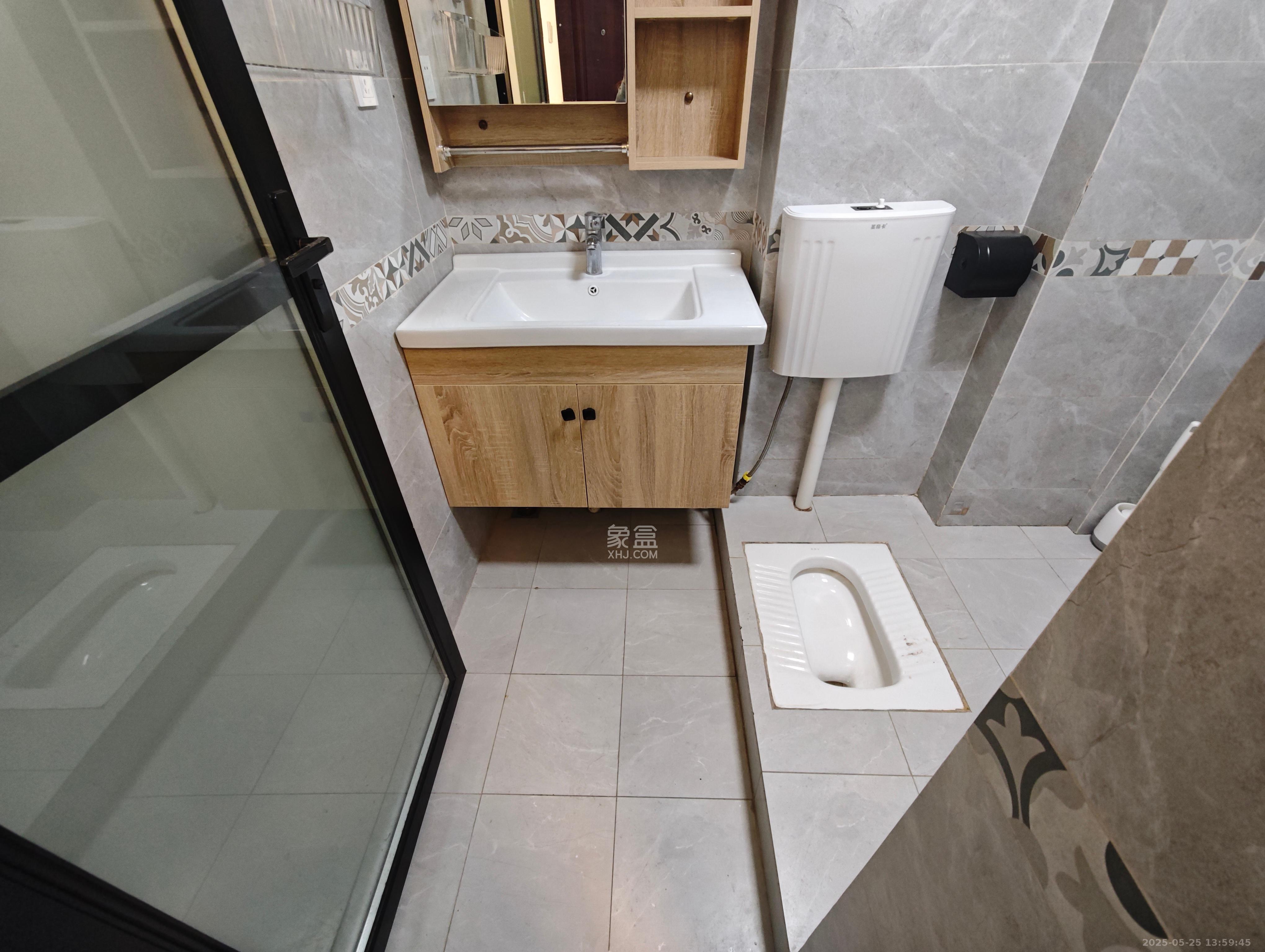 天健城  1室1厅1卫    2500.0元/月 天健城  1室1厅1卫    2500.0元/月室内图