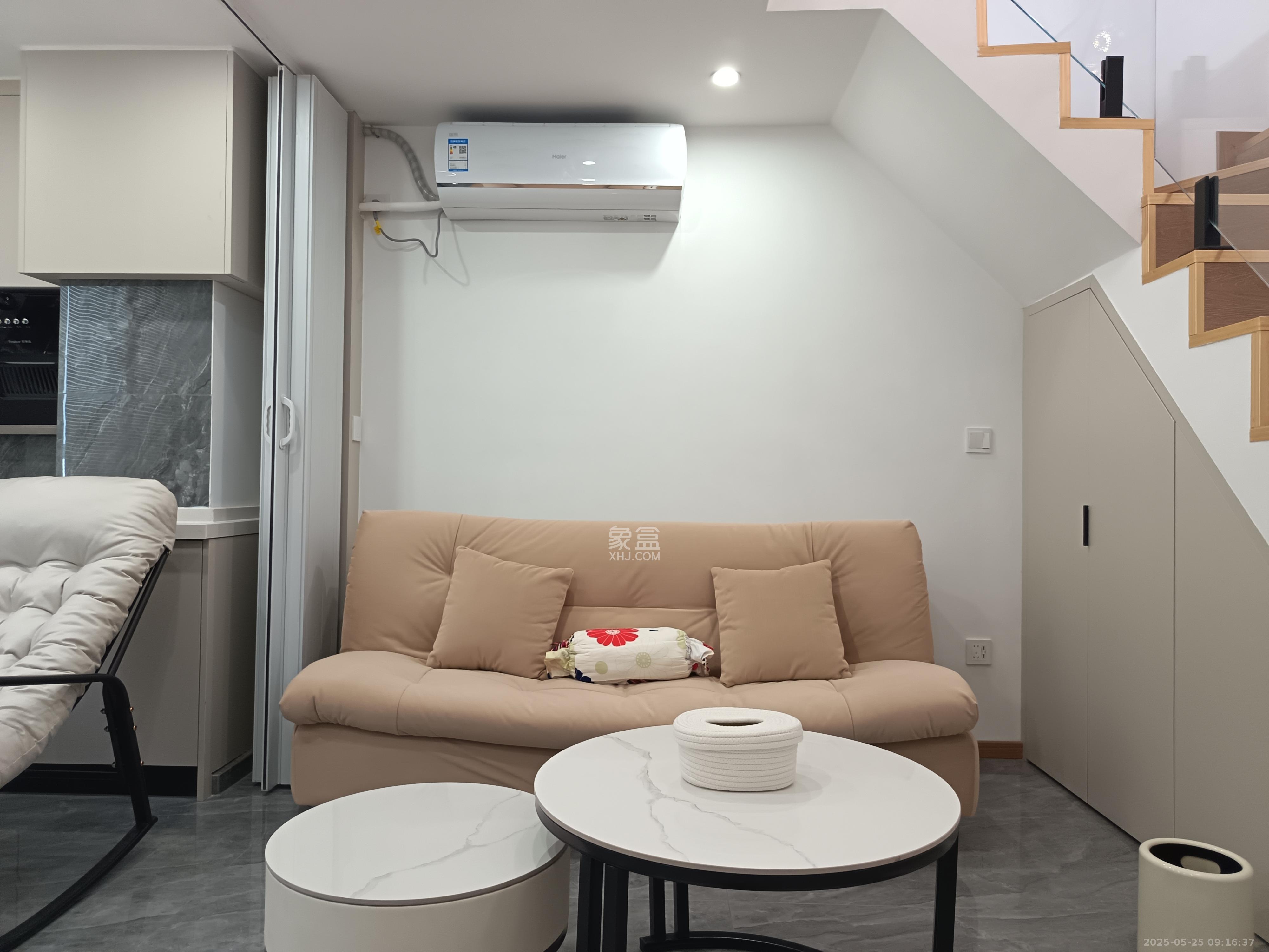 卓越中寰 2室1厅1卫 4300.0元/月 卓越中寰 2室1厅1卫 4300.0元/月室内图