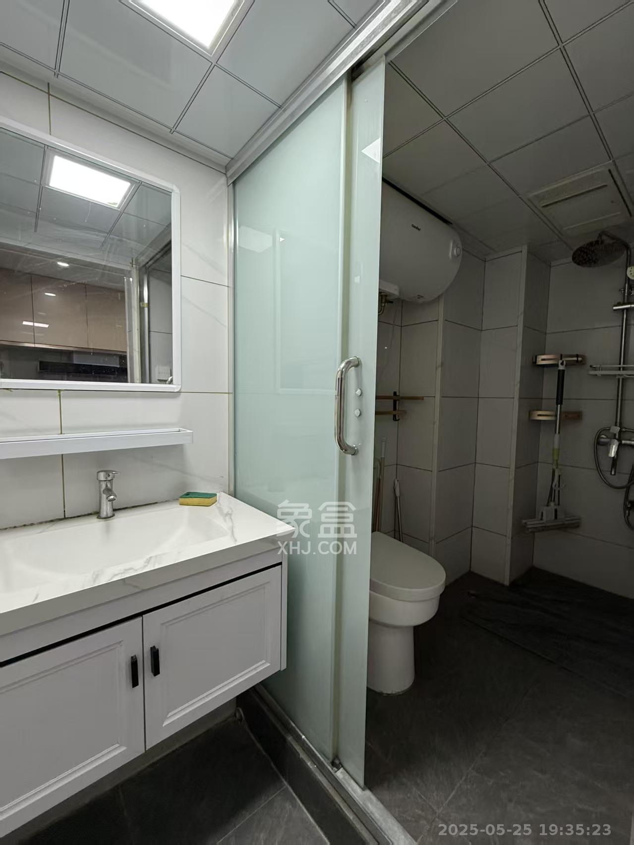 信诚湘江揽月(至善美景大厦) 2室2厅1卫 1600.0元/月 信诚湘江揽月(至善美景大厦) 2室2厅1卫 1600.0元/月室内图