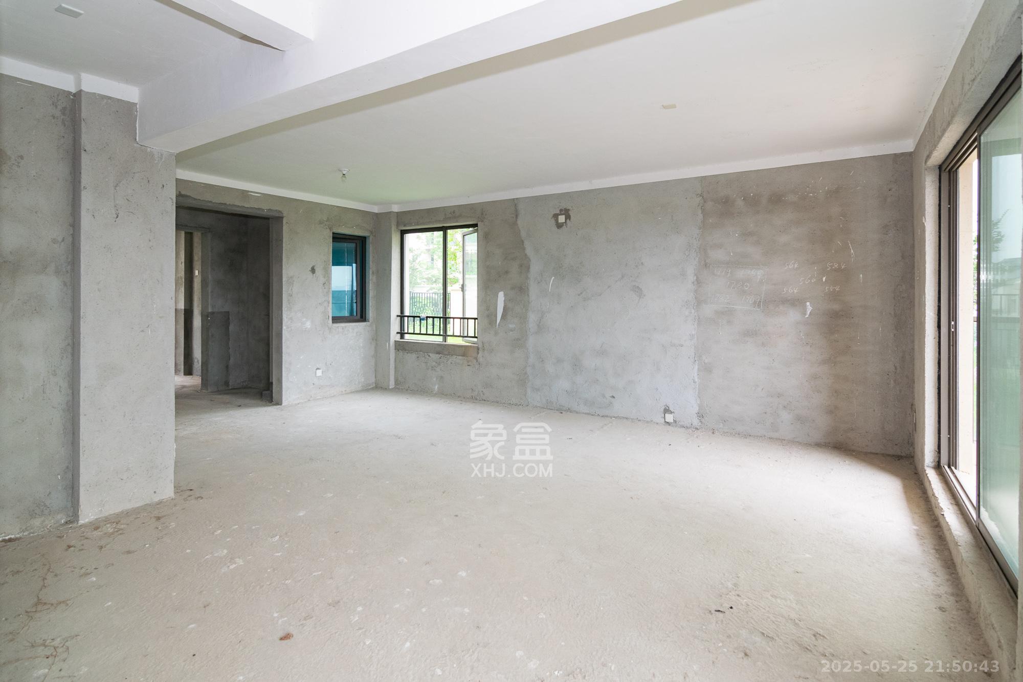 绿城高尔夫小镇  5室2厅3卫    285.0万 绿城高尔夫小镇  5室2厅3卫    285.0万其他