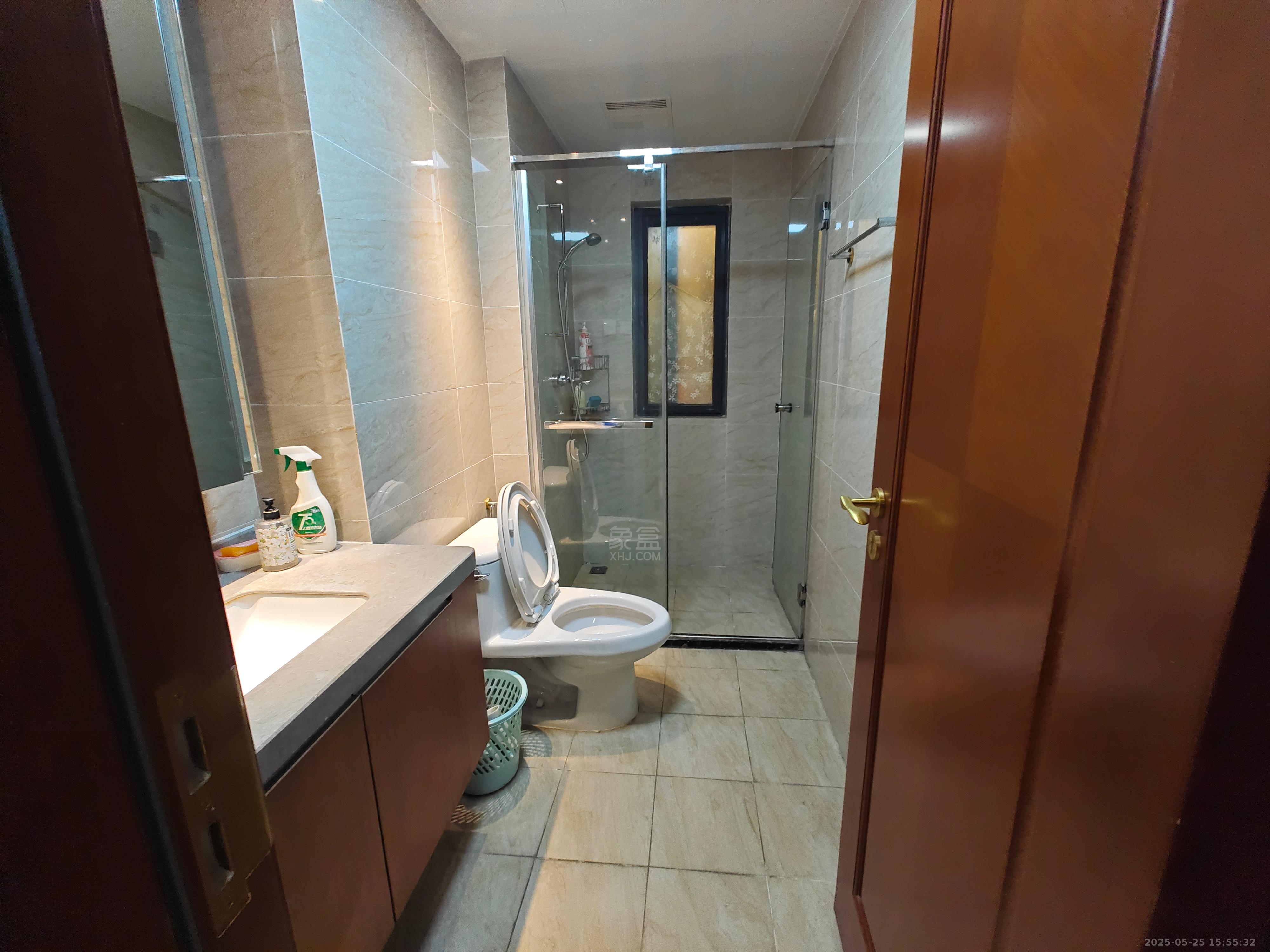 恒大华府 3室2厅2卫 2200.0元/月 恒大华府 3室2厅2卫 2200.0元/月室内图