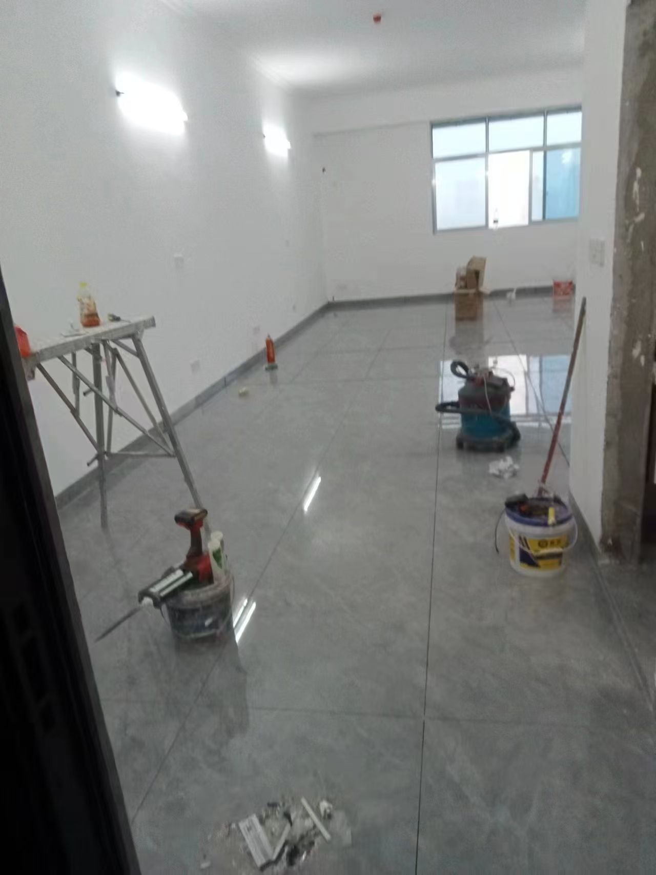 华南城市广场  1室0厅0卫    2000.0元/月 华南城市广场  1室0厅0卫    2000.0元/月室内图