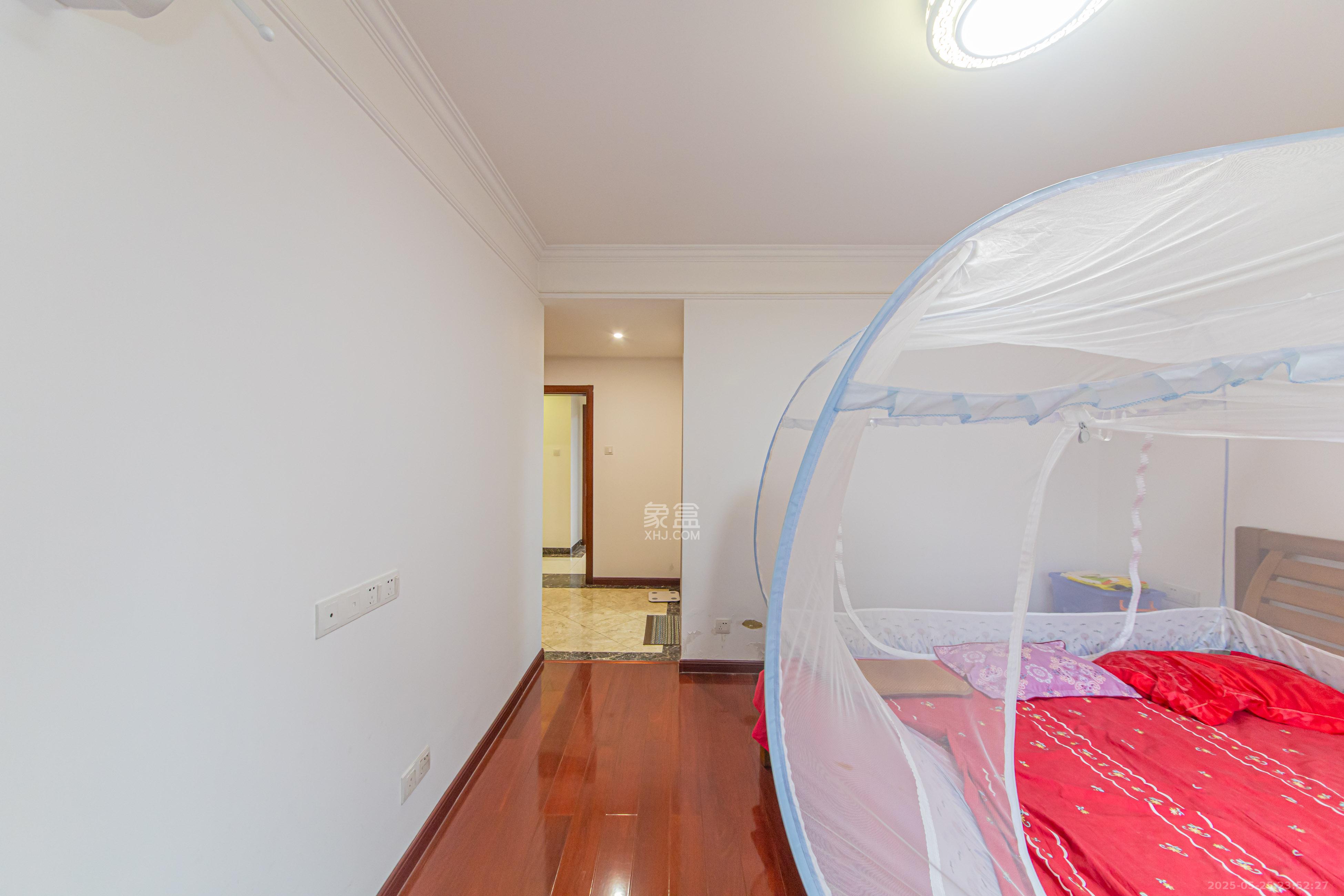 中信凯旋蓝岸(中信新城三期) 4室2厅1卫 110.0万 中信凯旋蓝岸(中信新城三期) 4室2厅1卫 110.0万卧室