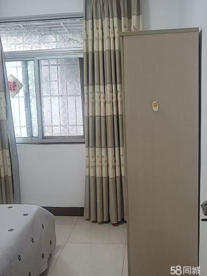 中房青年公寓  2室1厅1卫   1800.00元/月室内图