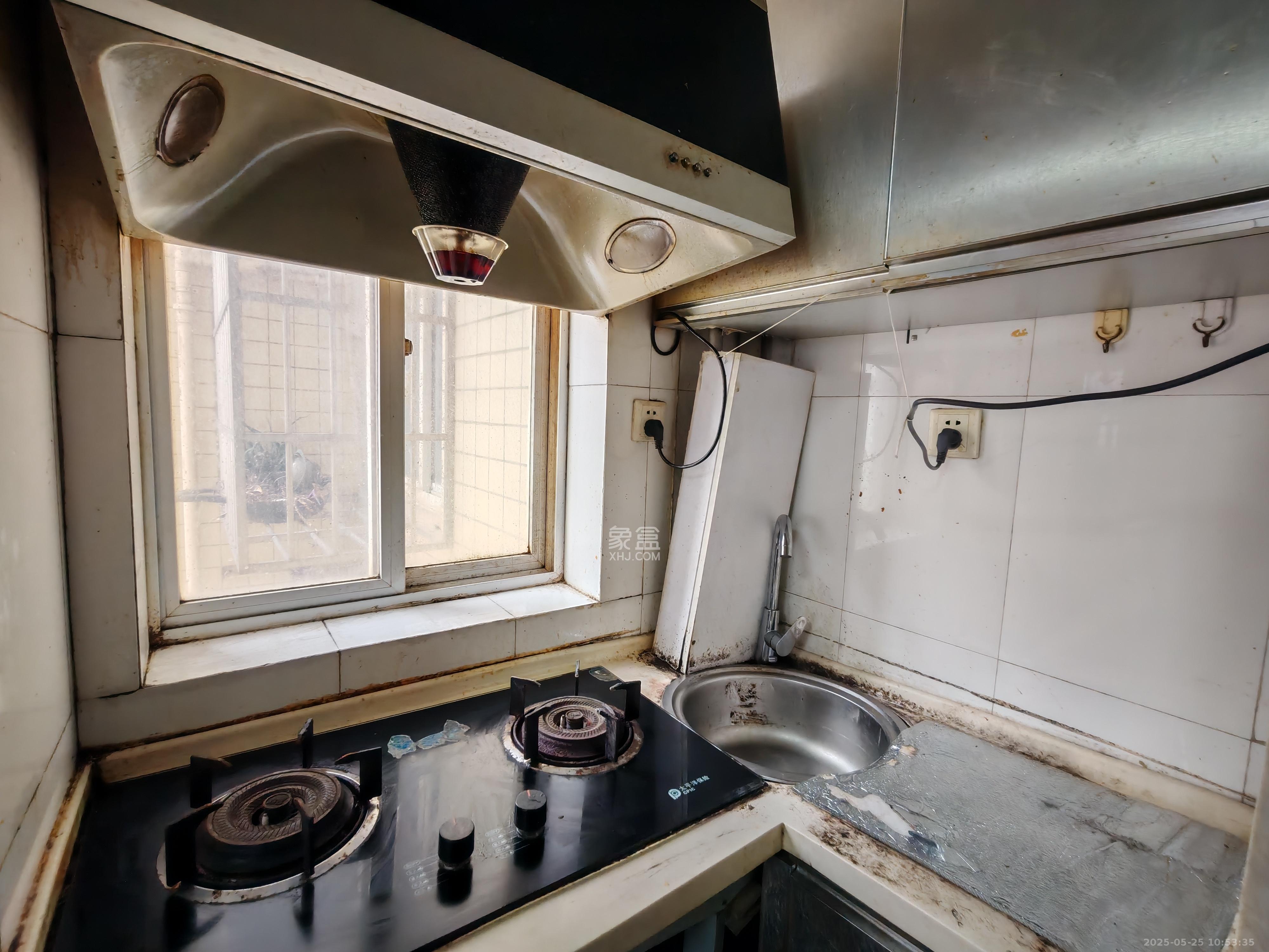 星语林名园  1室1厅1卫    1300.0元/月室内图