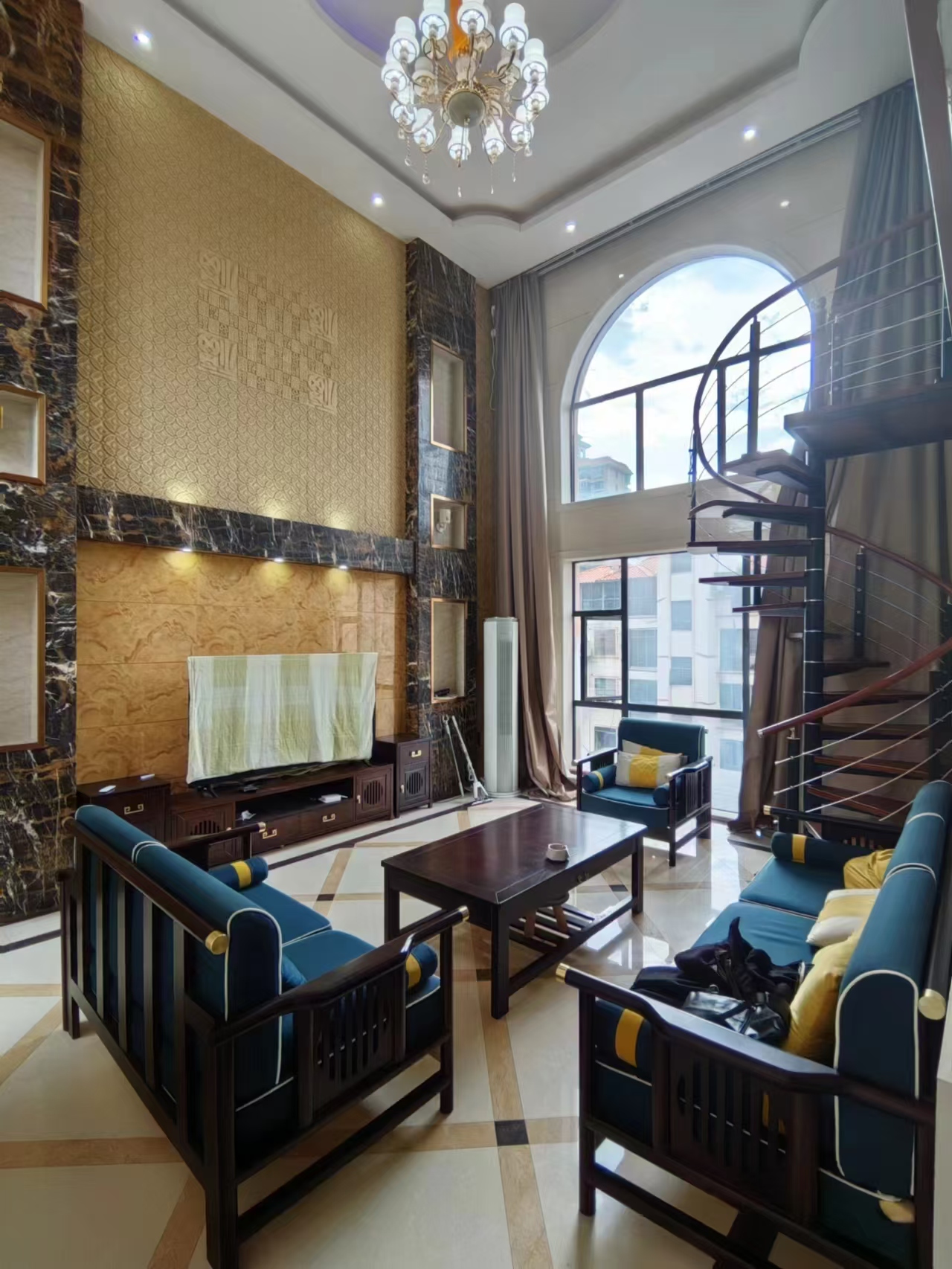 水映豪廷(一,二,三期) 5室2厅3卫 4000.0元/月 水映豪廷(一,二,三期) 5室2厅3卫 4000.0元/月室内图