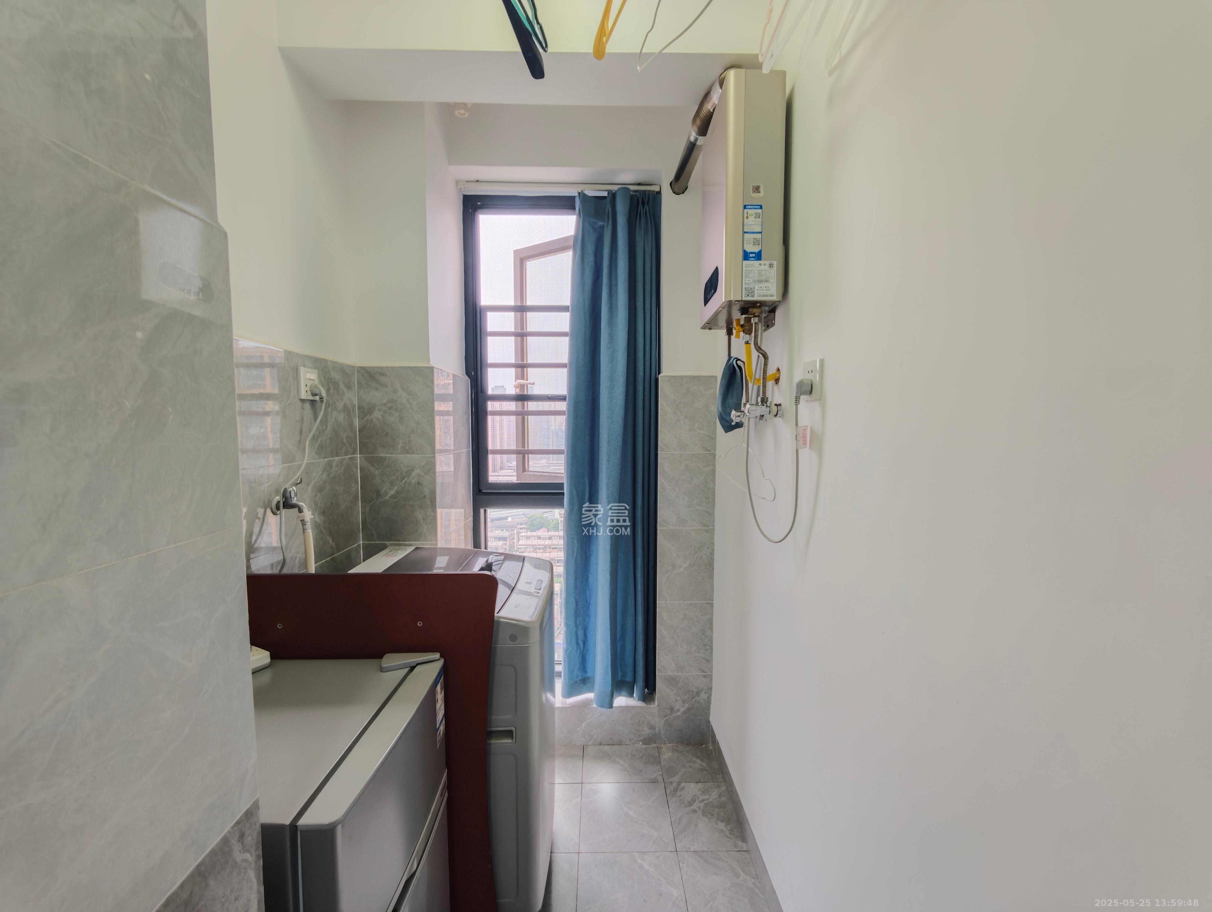 天健城  1室1厅1卫    2500.0元/月 天健城  1室1厅1卫    2500.0元/月室内图