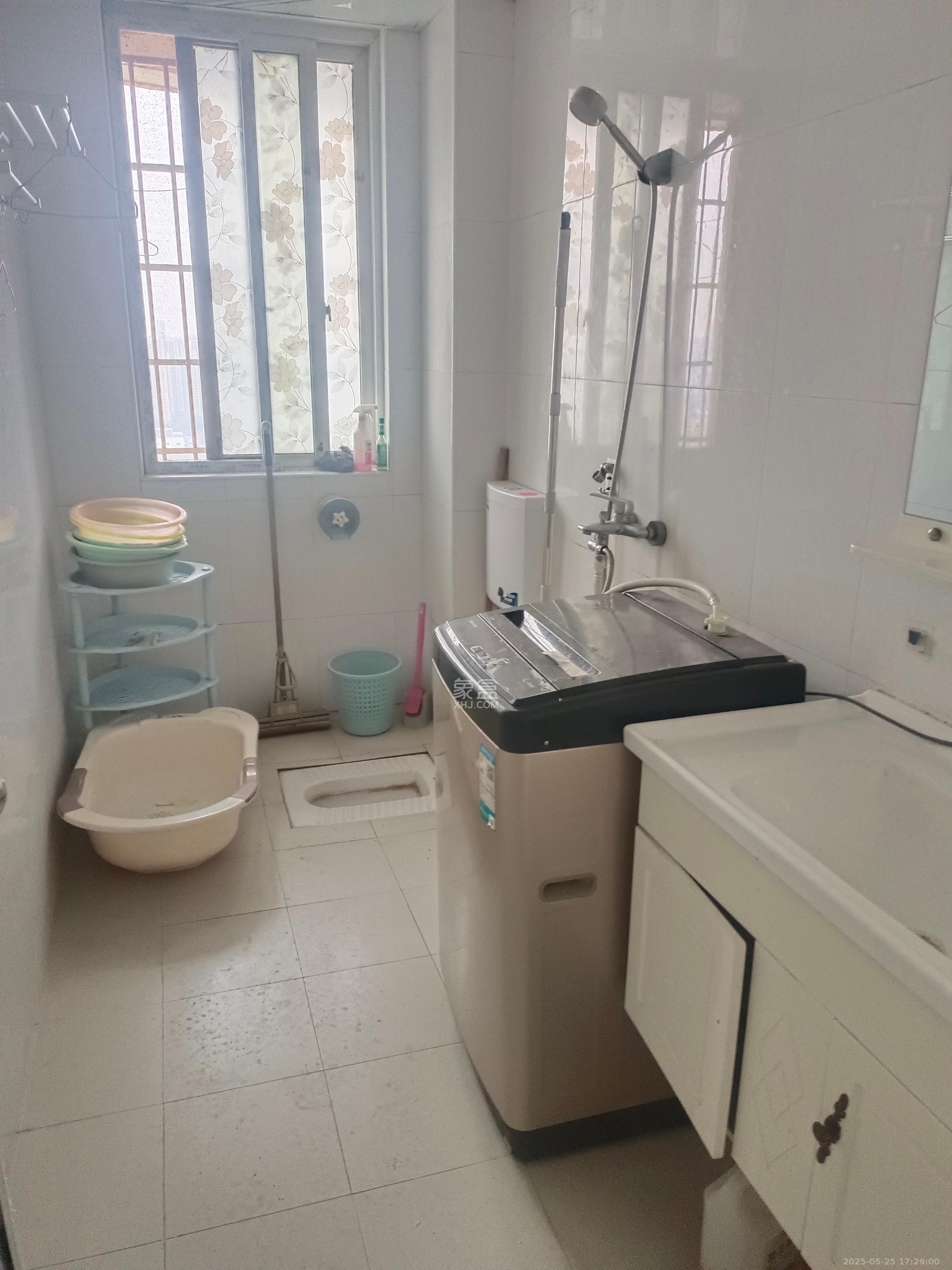 东门尚苑 3室2厅2卫 1800.0元/月 东门尚苑 3室2厅2卫 1800.0元/月室内图