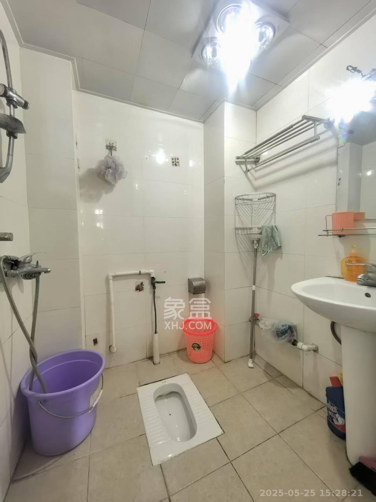 银轩铭誉(四海怡家) 1室1厅1卫 2200.0元/月 银轩铭誉(四海怡家) 1室1厅1卫 2200.0元/月室内图