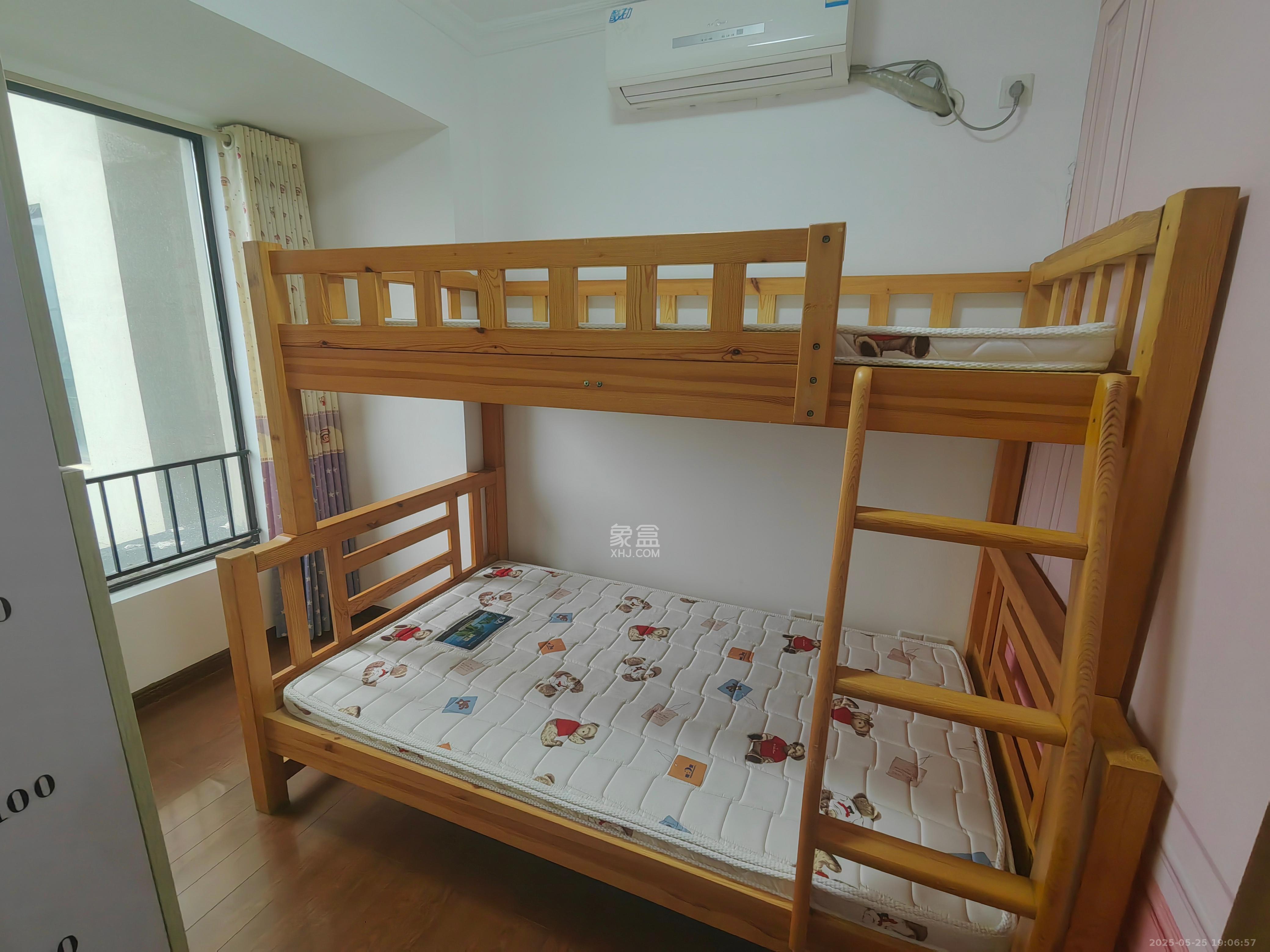 万科城  2室2厅1卫   2200.00元/月室内图