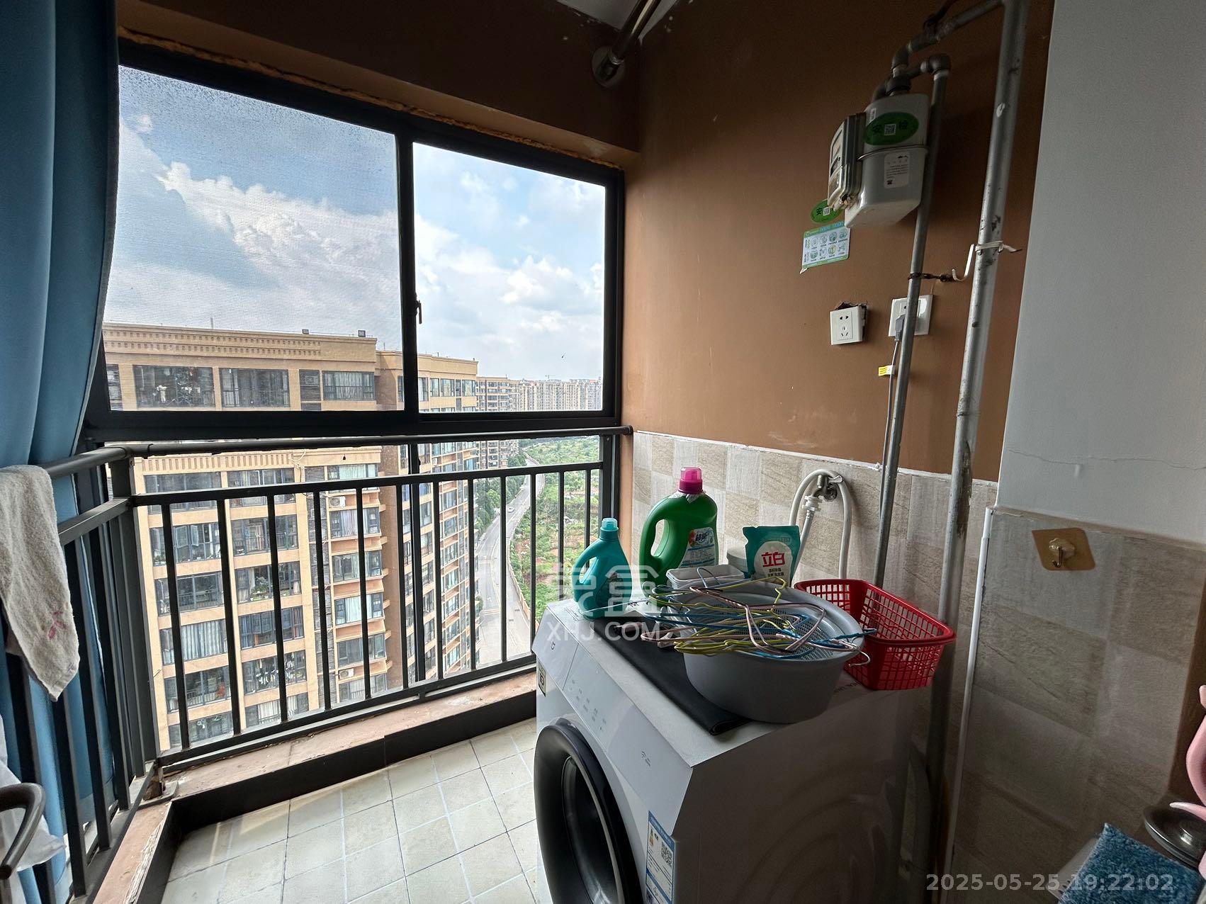 怡海星城 3室2厅2卫 2600.0元/月 怡海星城 3室2厅2卫 2600.0元/月室内图