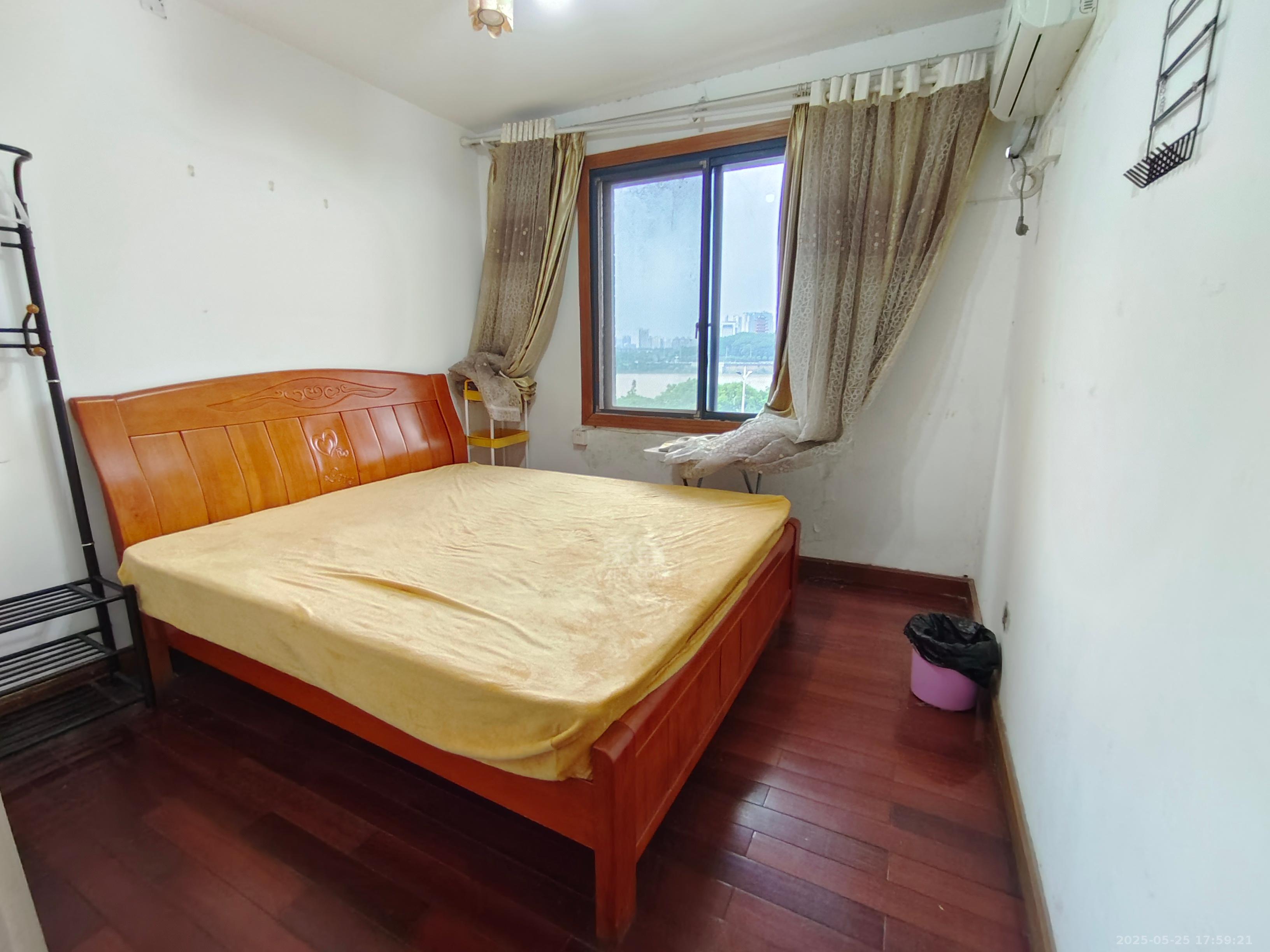 怡园小区  3室2厅1卫    1000.0元/月 怡园小区  3室2厅1卫    1000.0元/月室内图