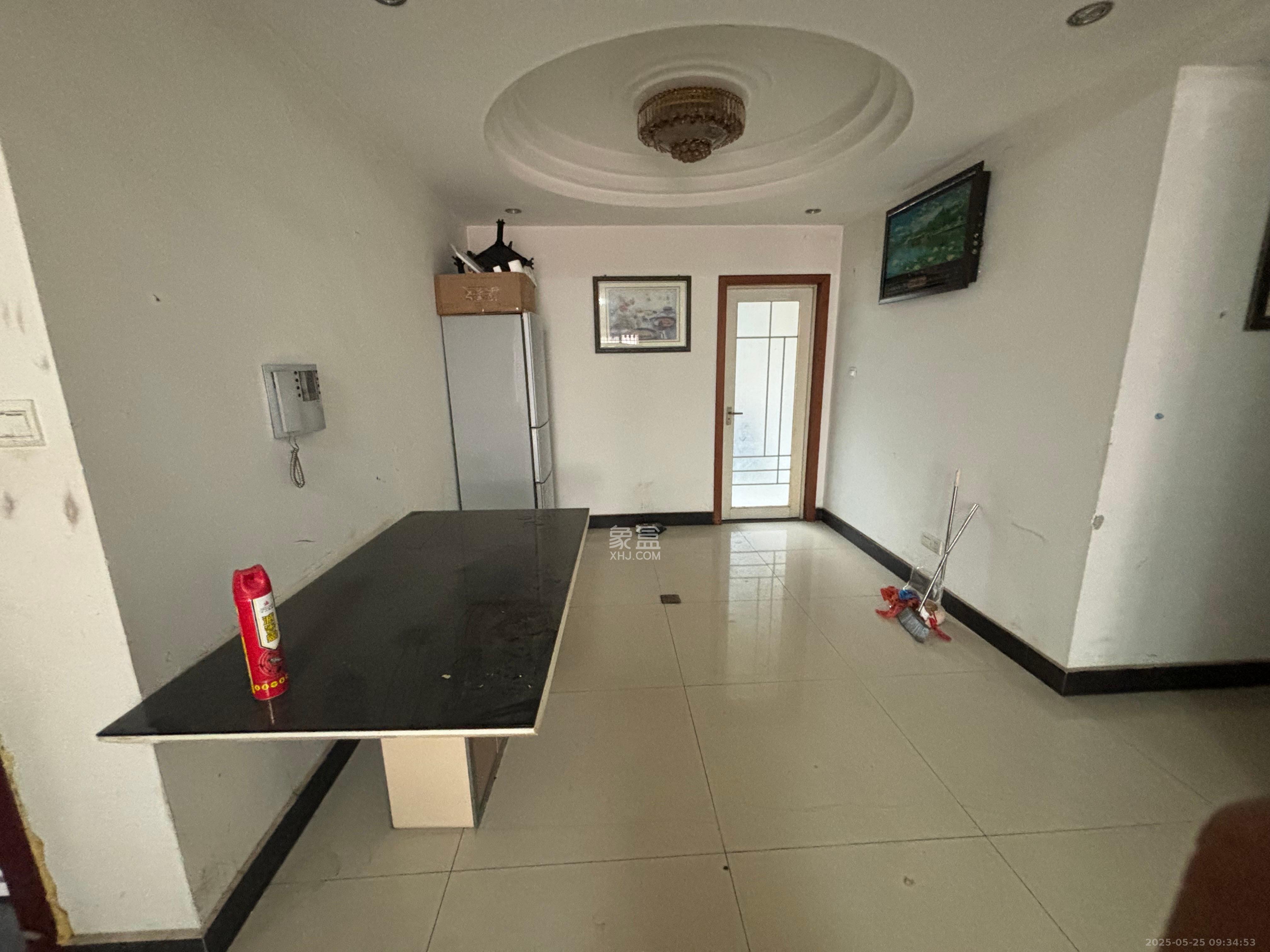 莲湖汽配城  5室0厅0卫    2600.0元/月 莲湖汽配城  5室0厅0卫    2600.0元/月