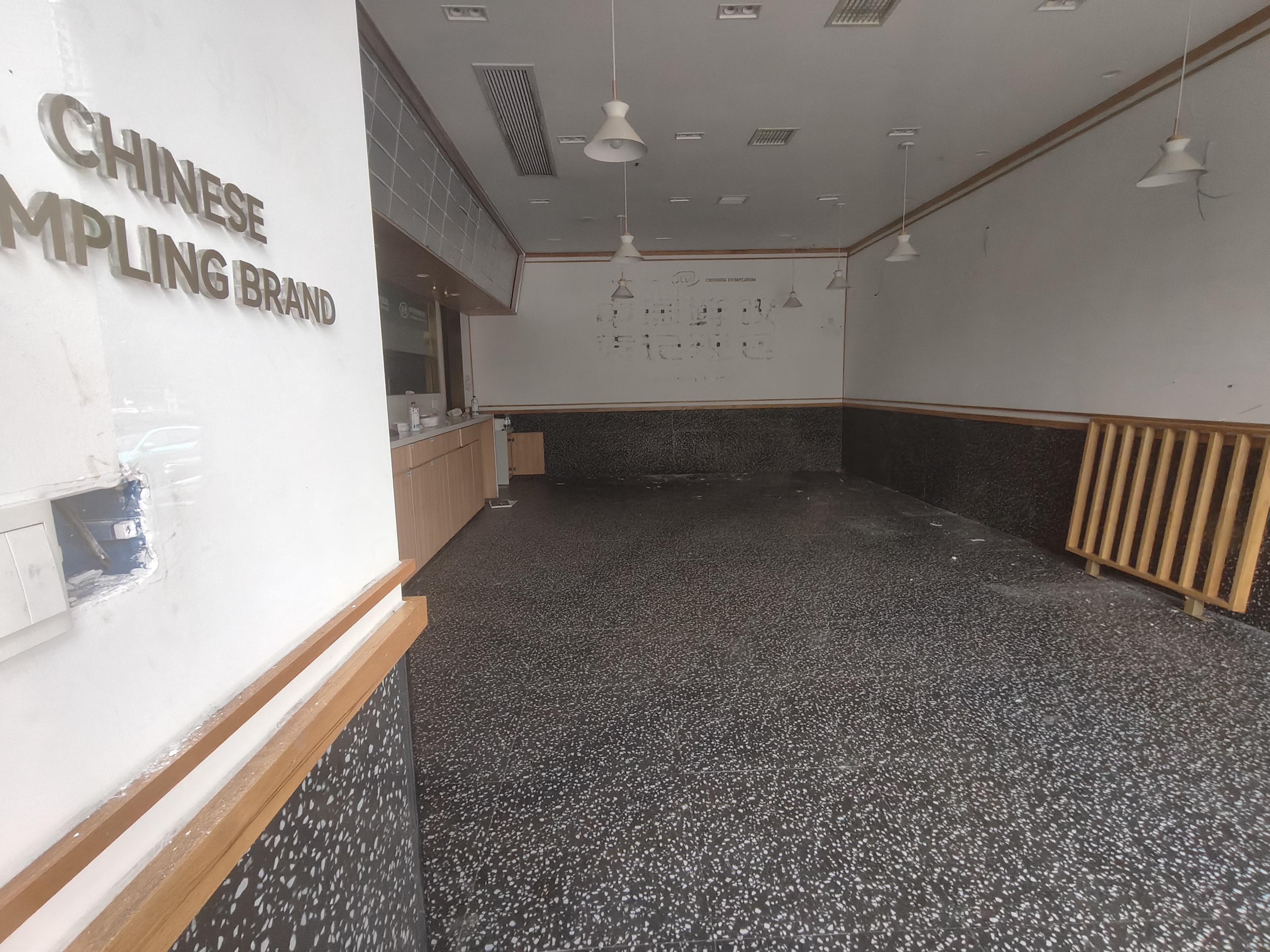 融冠亲城  1室2厅1卫   10000.00元/月室内图